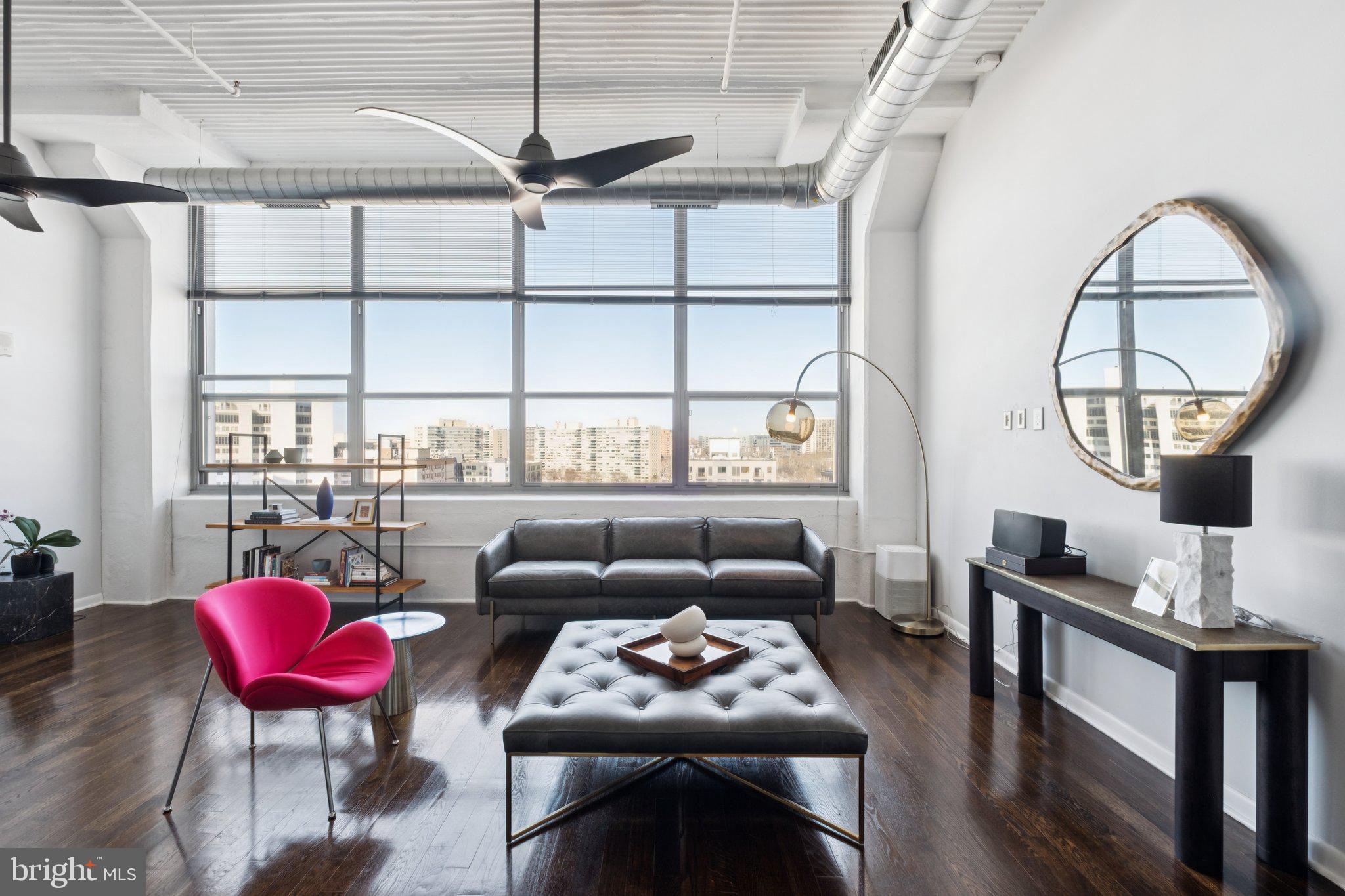 LOGAN SQUARE - Residential