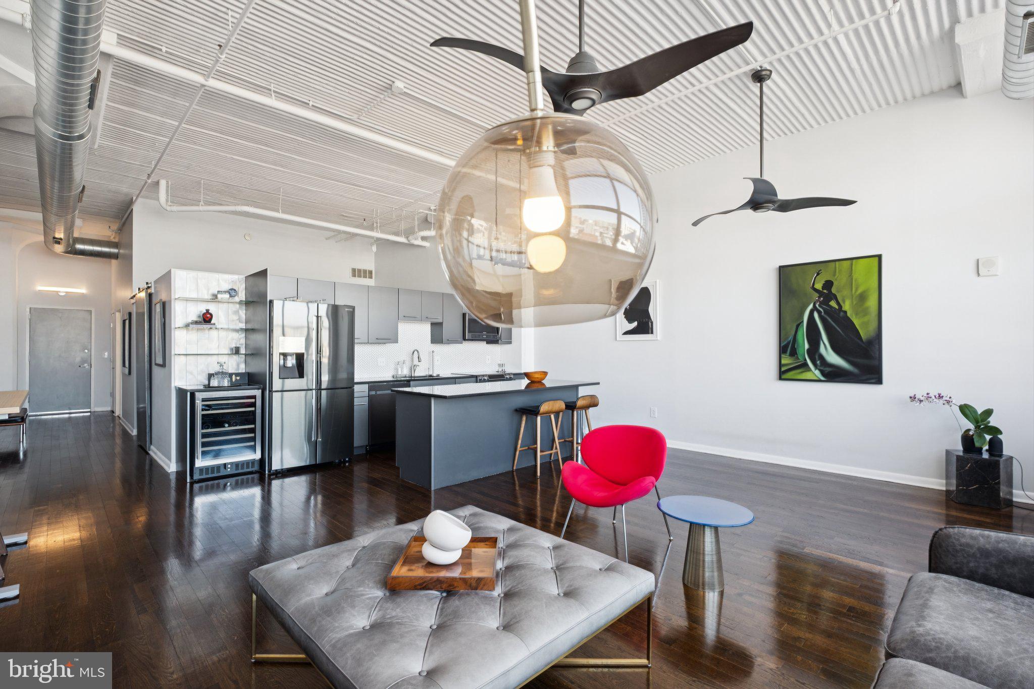 LOGAN SQUARE - Residential