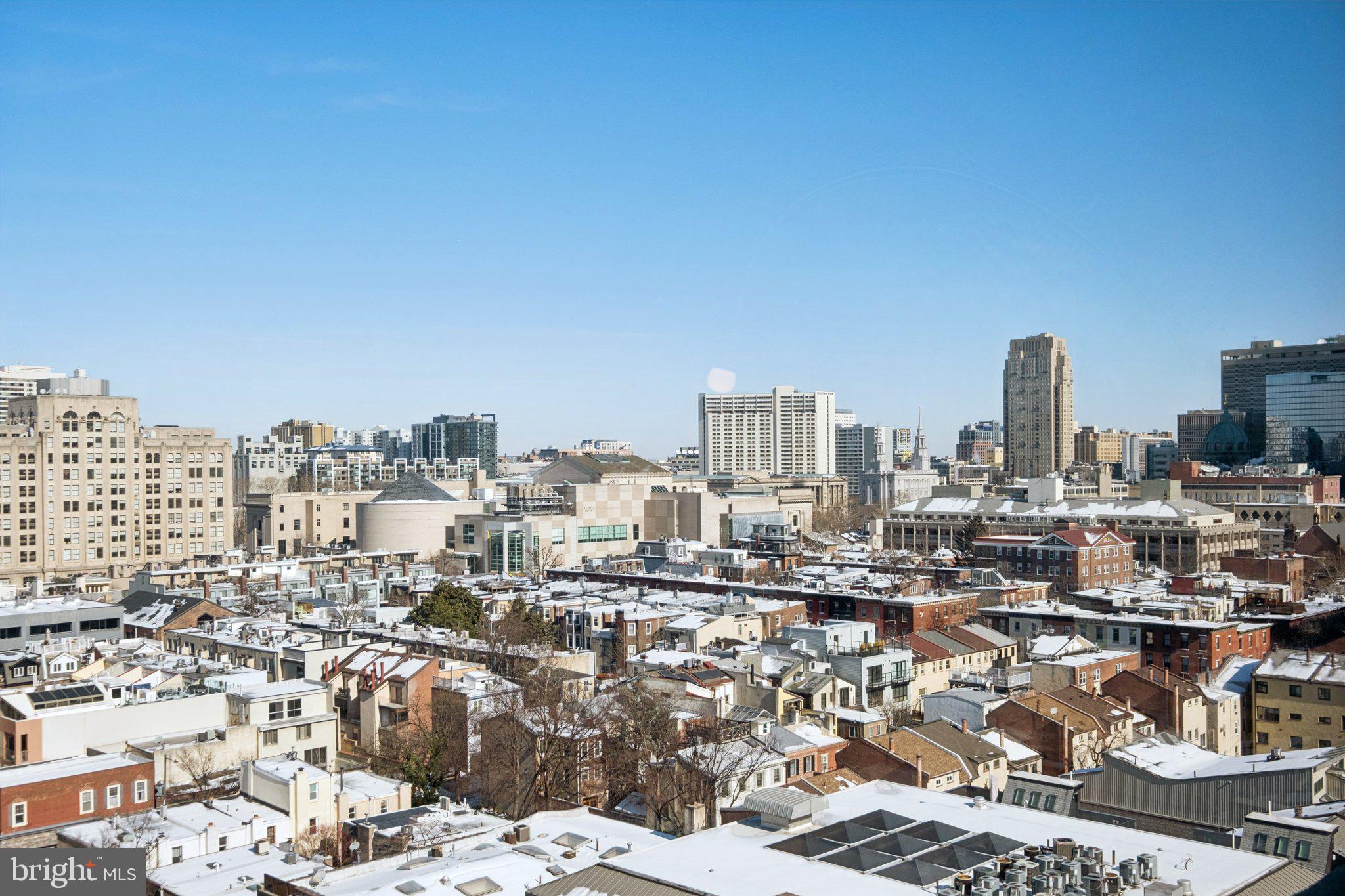 LOGAN SQUARE - Residential