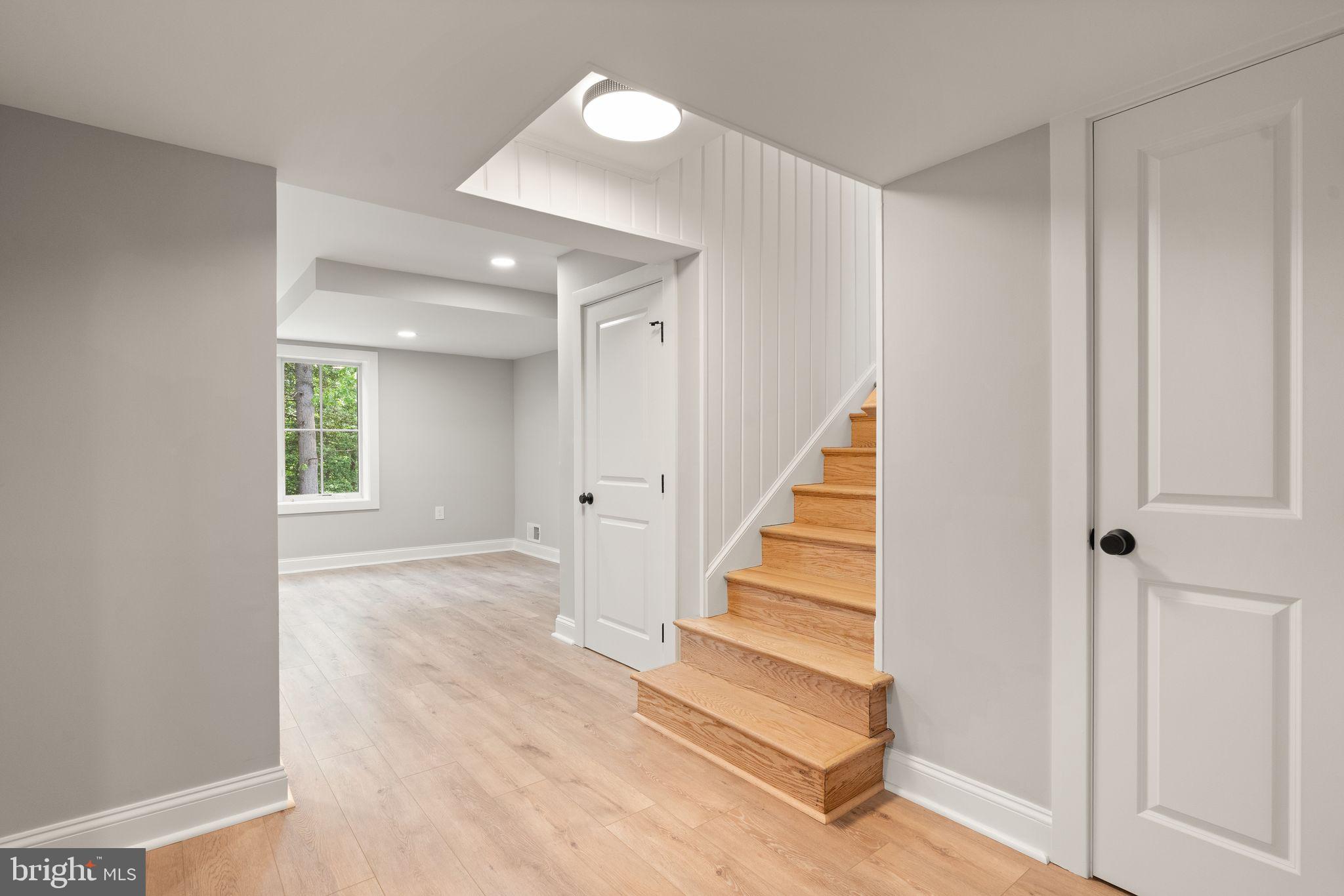 WILLIAMSBURG VILLAGE - Residential