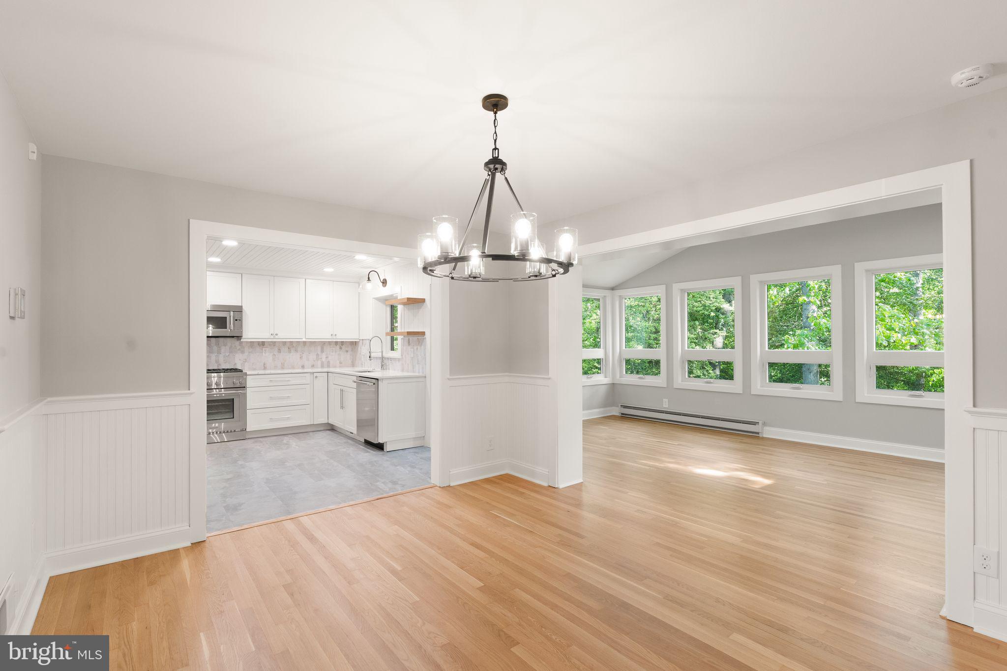 WILLIAMSBURG VILLAGE - Residential