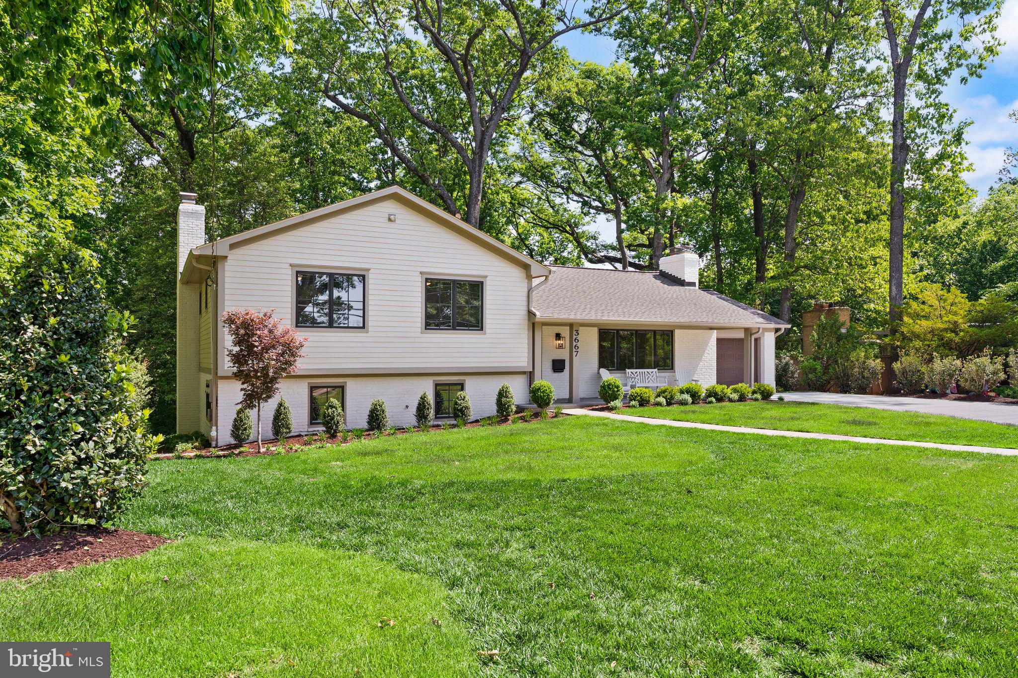 WILLIAMSBURG VILLAGE - Residential