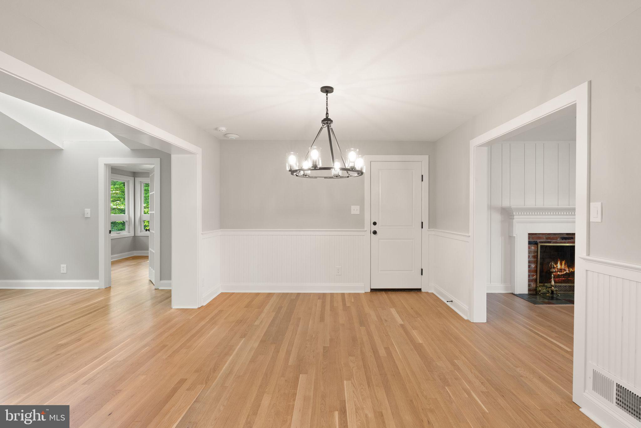 WILLIAMSBURG VILLAGE - Residential