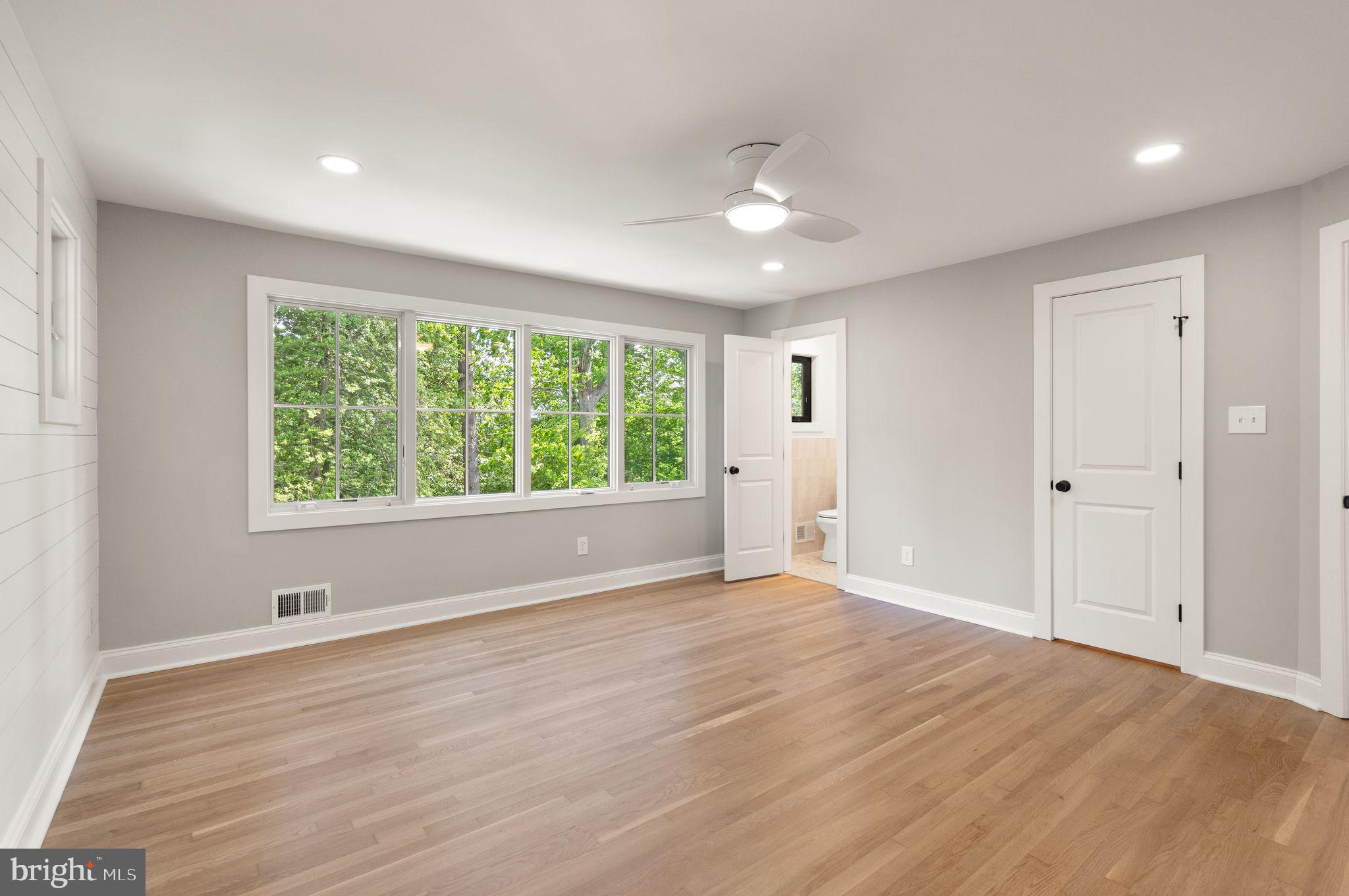 WILLIAMSBURG VILLAGE - Residential