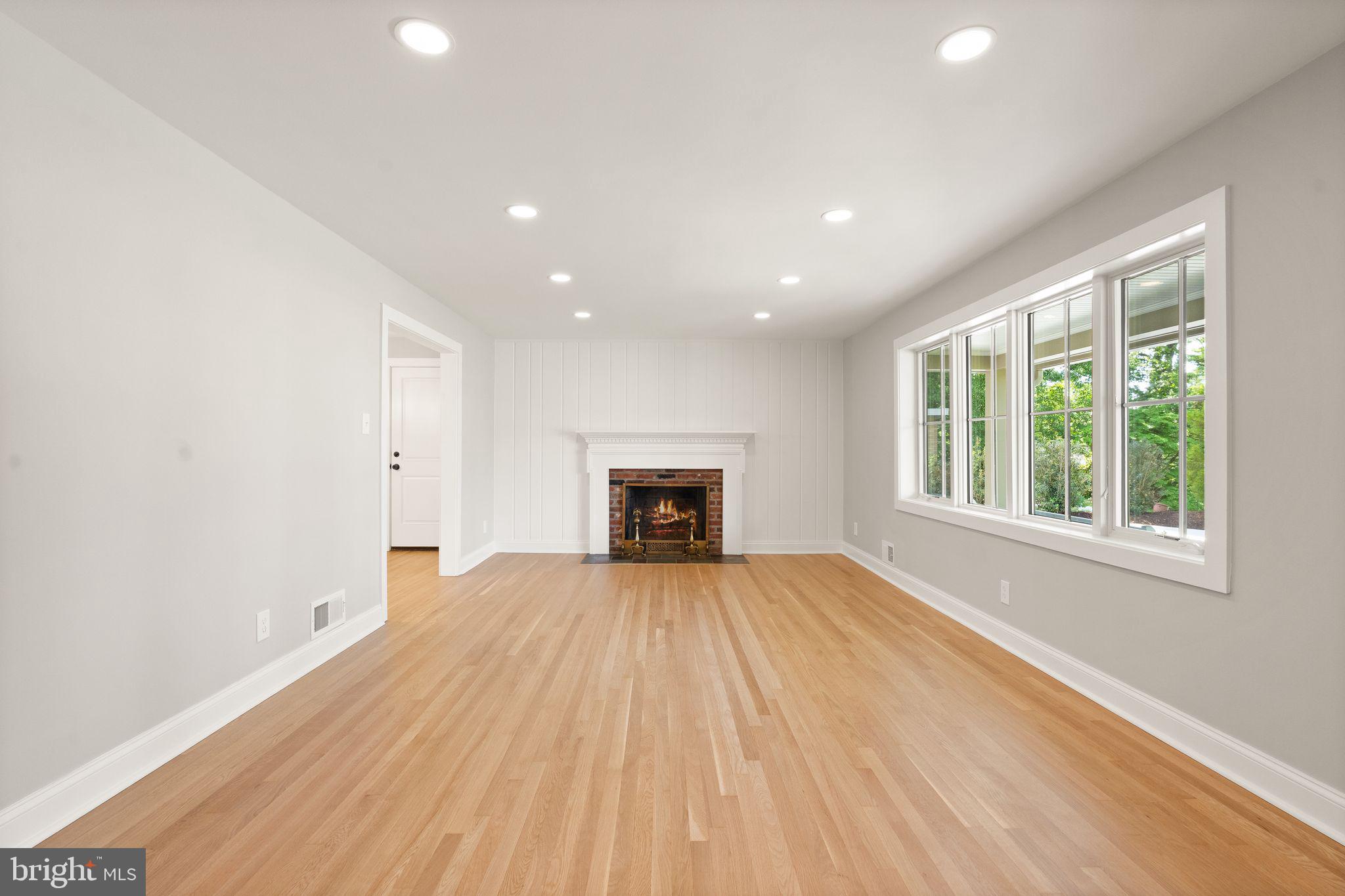 WILLIAMSBURG VILLAGE - Residential