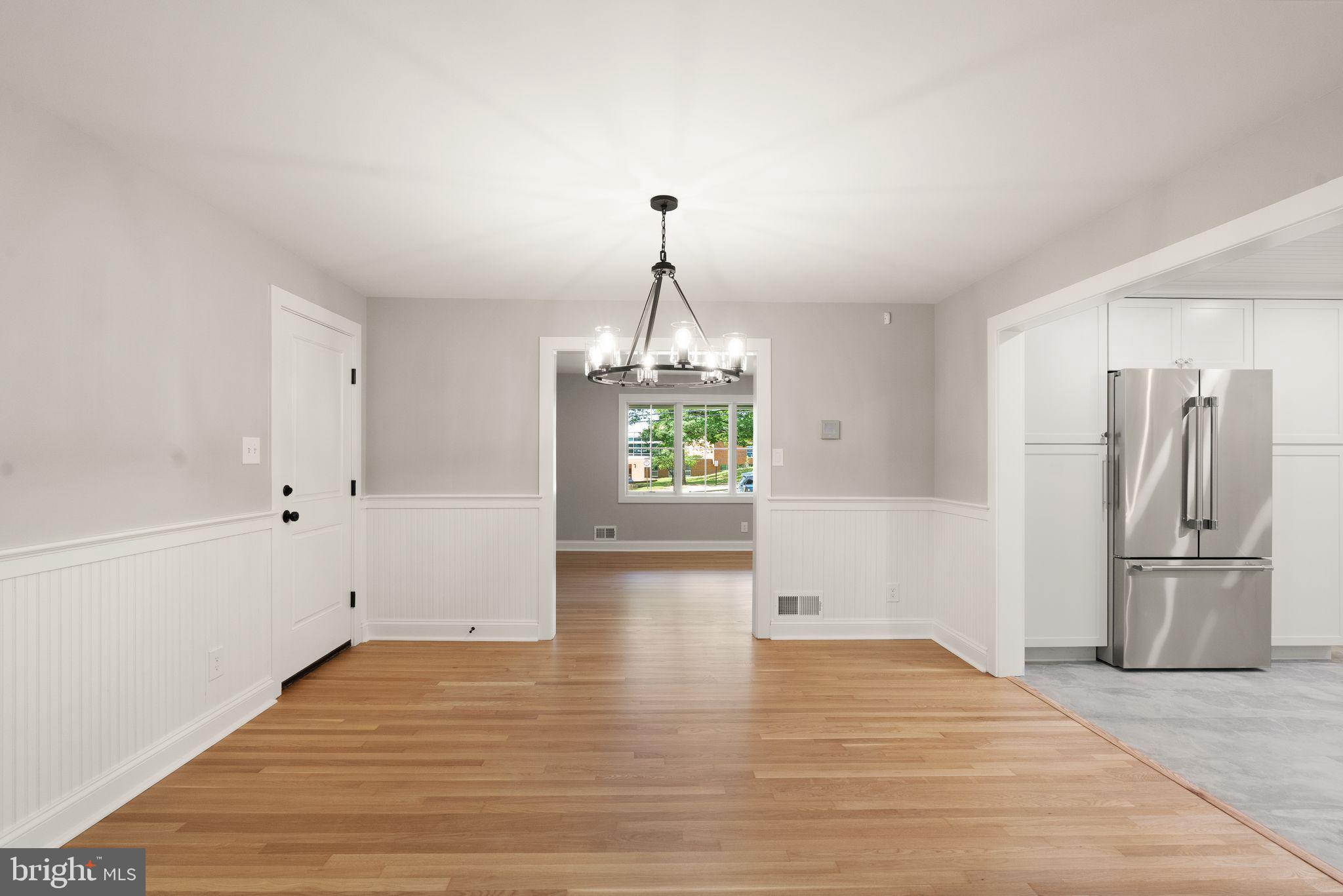 WILLIAMSBURG VILLAGE - Residential
