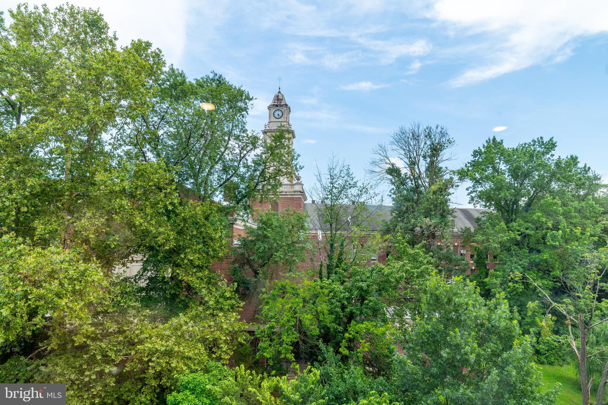EAST FALLS - Residential Income