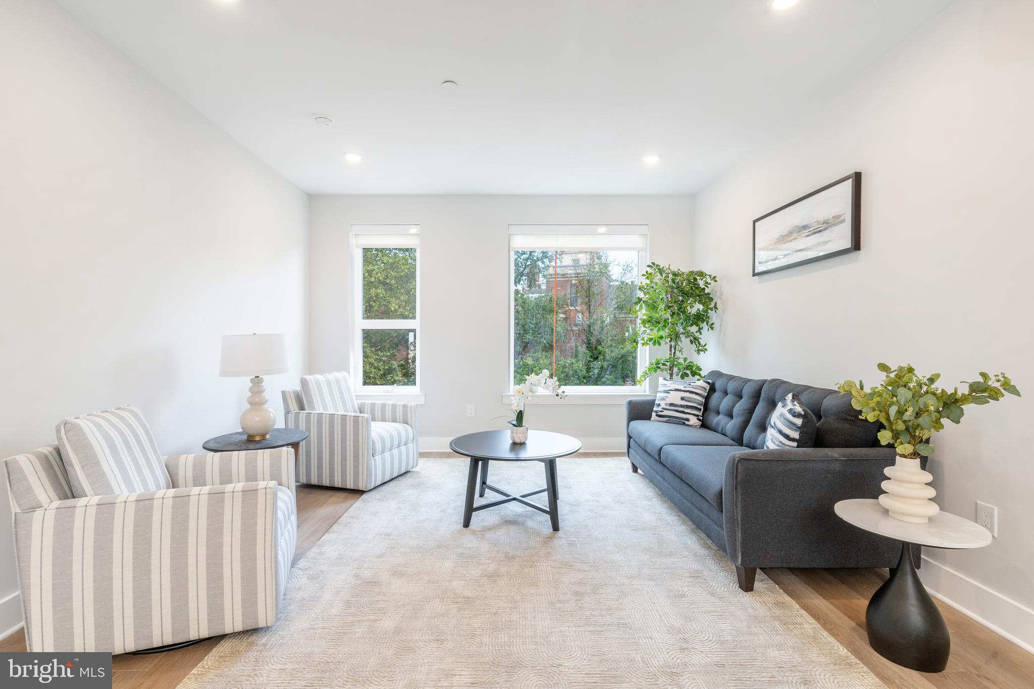 EAST FALLS - Residential Income
