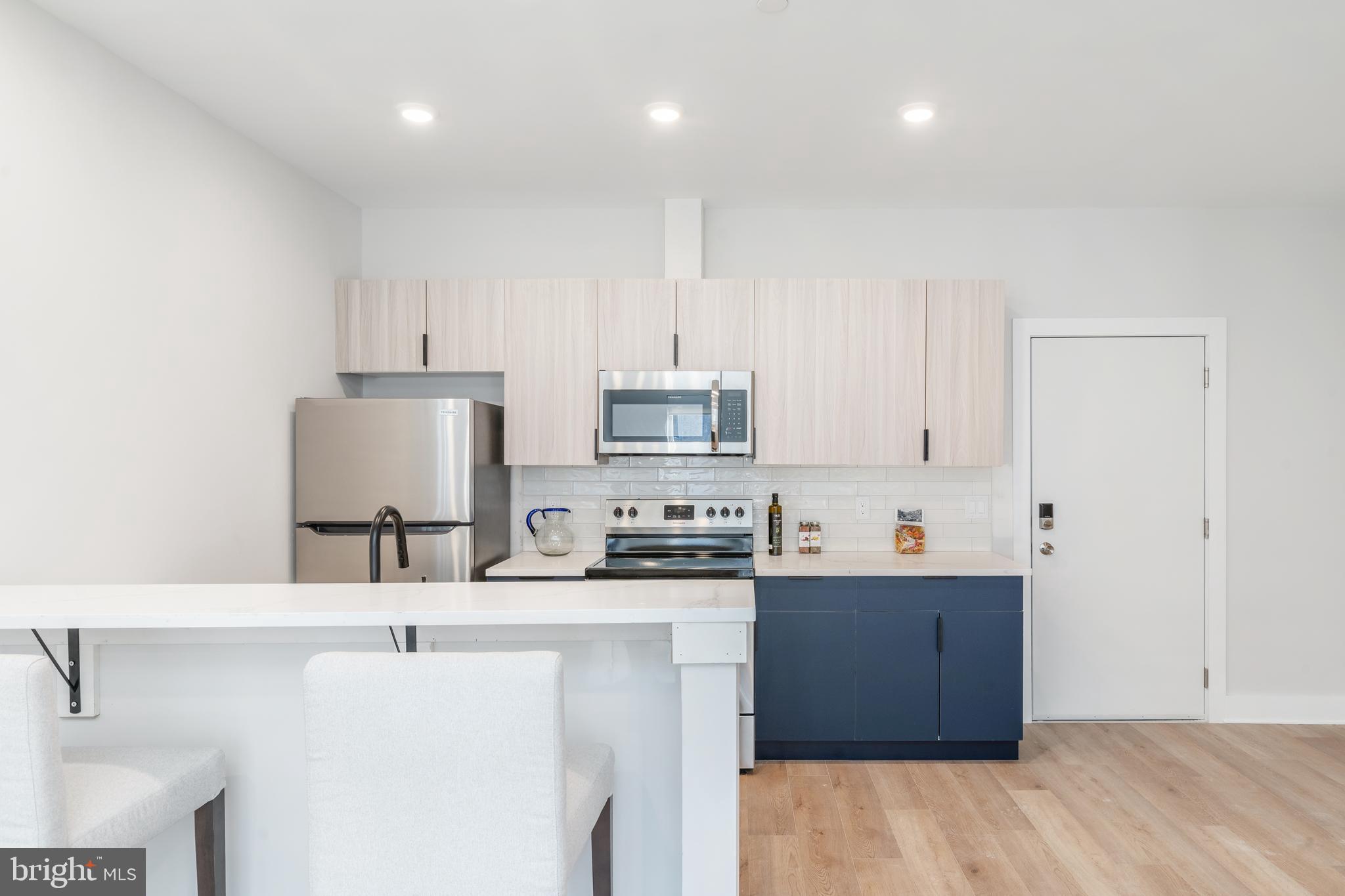 EAST FALLS - Residential Income