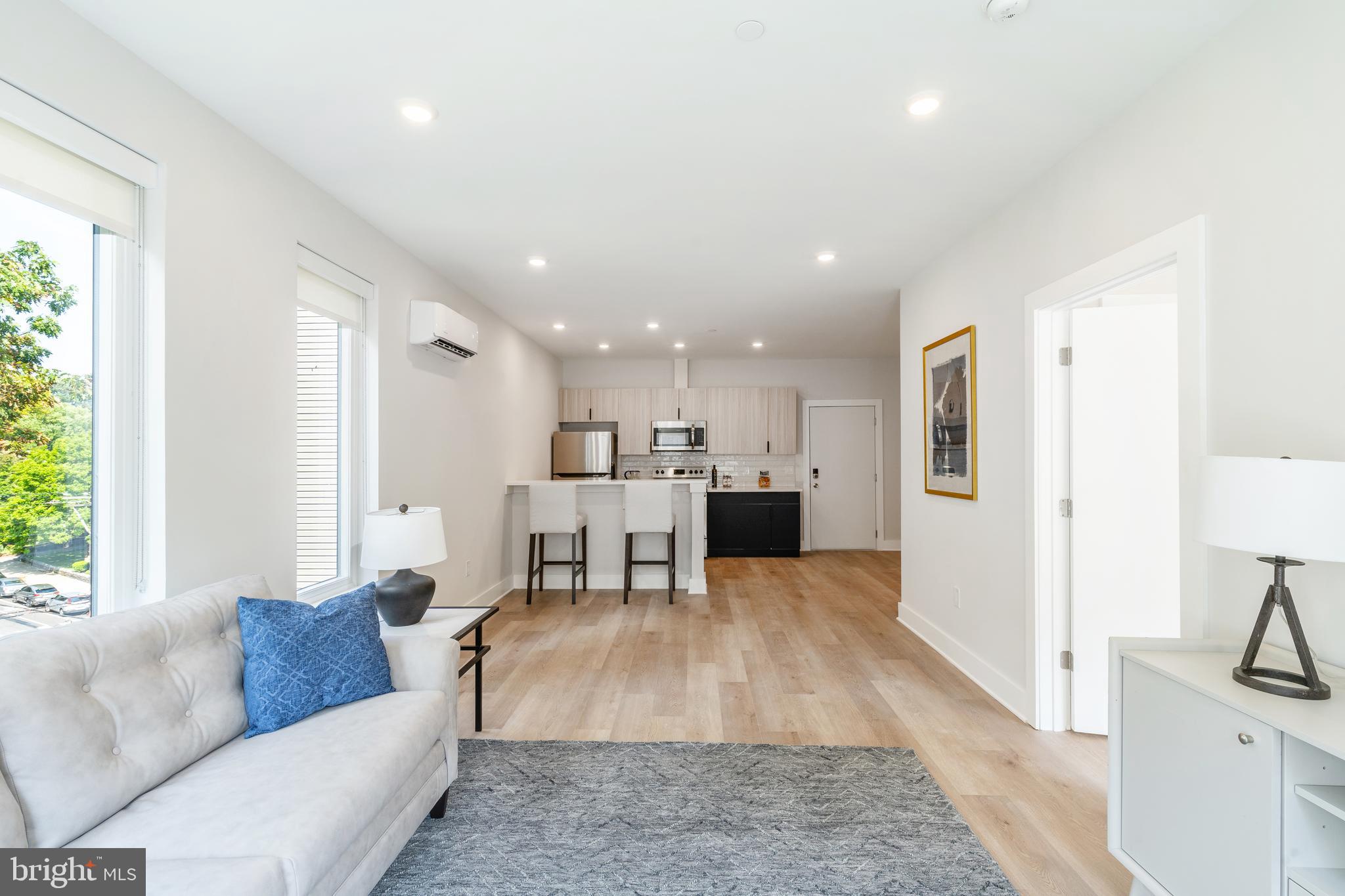 EAST FALLS - Residential Income