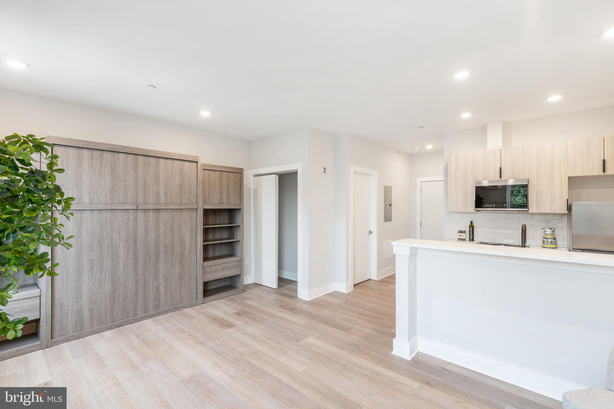 EAST FALLS - Residential Income