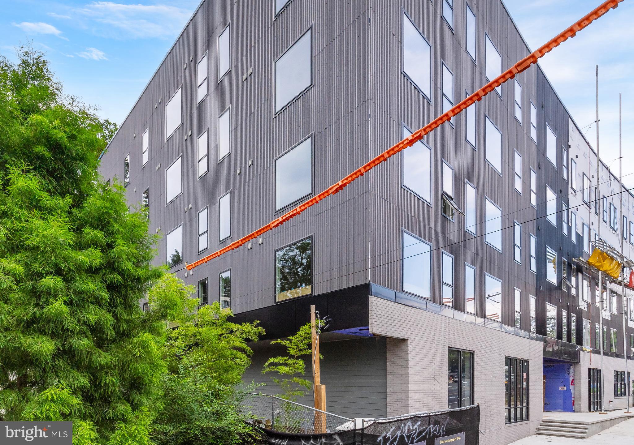 EAST FALLS - Residential Income