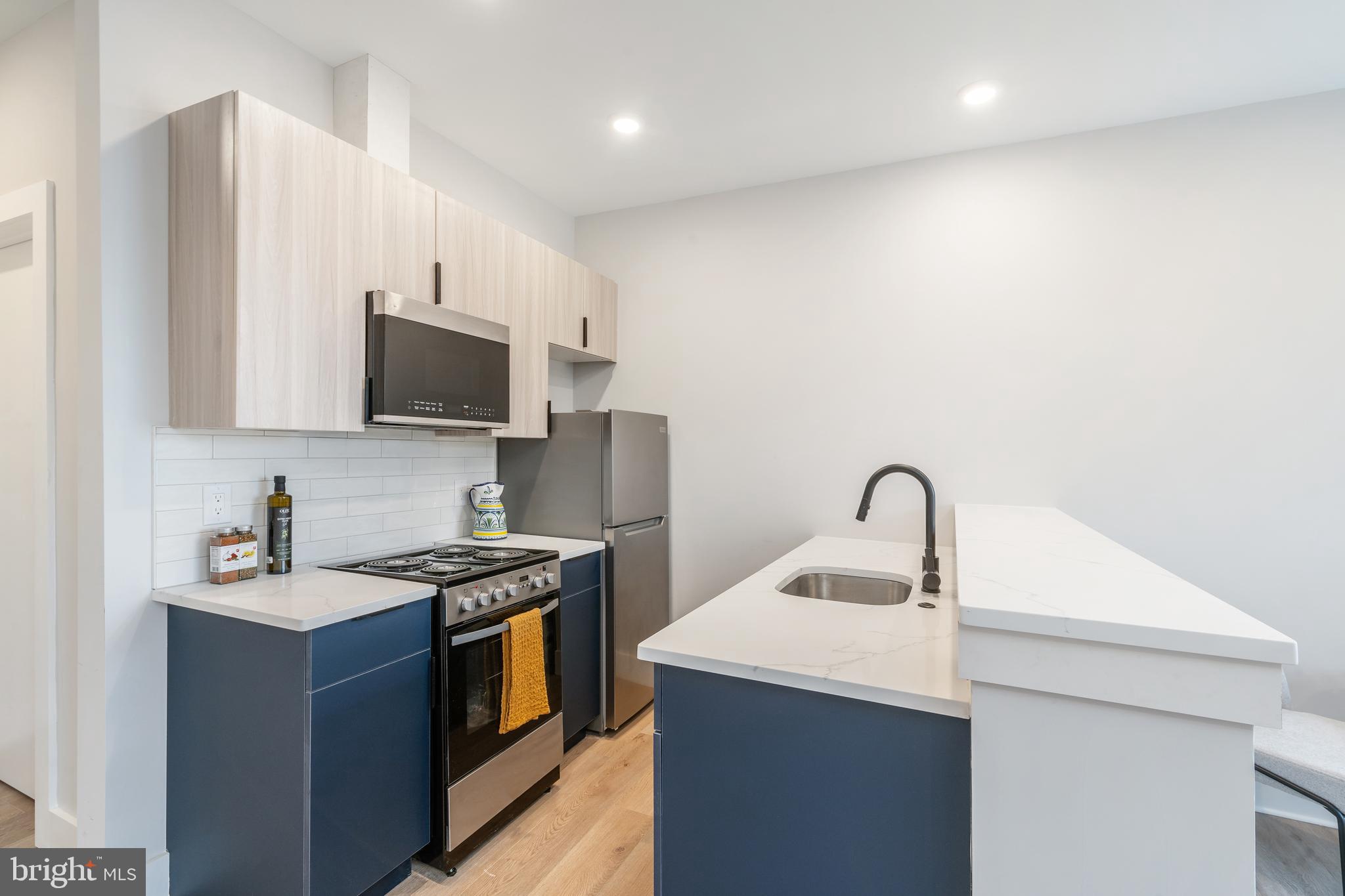 EAST FALLS - Residential Income