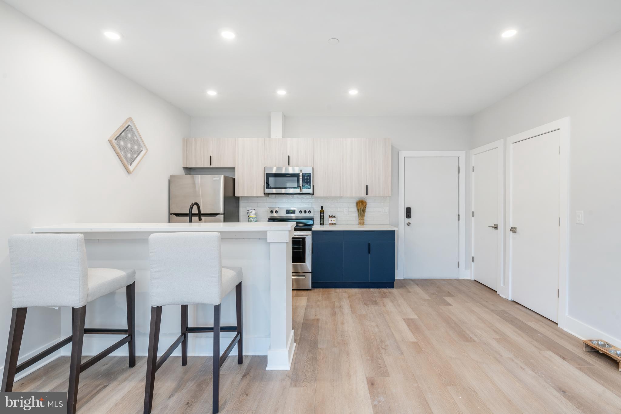 EAST FALLS - Residential Income
