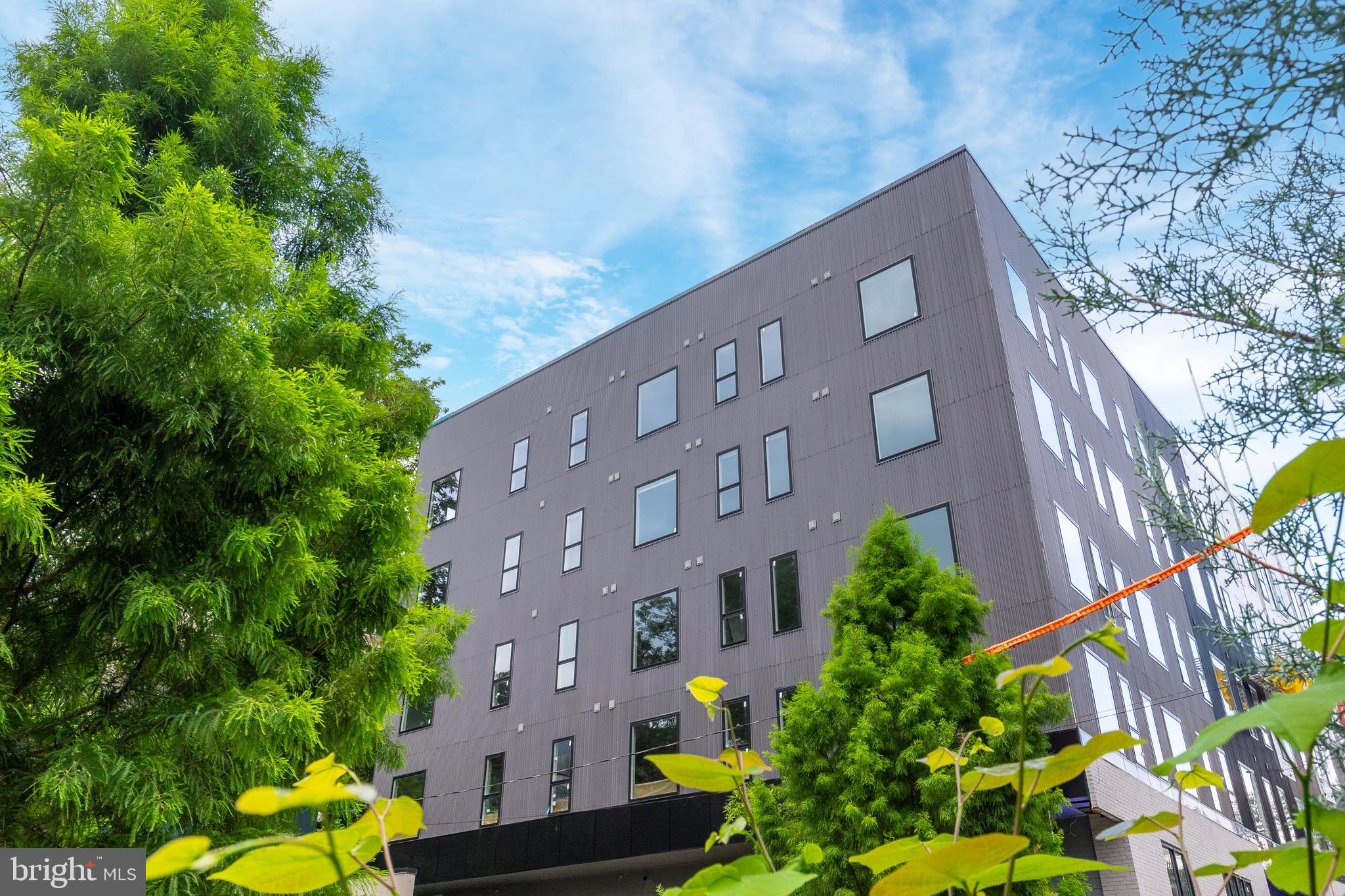 EAST FALLS - Residential Income