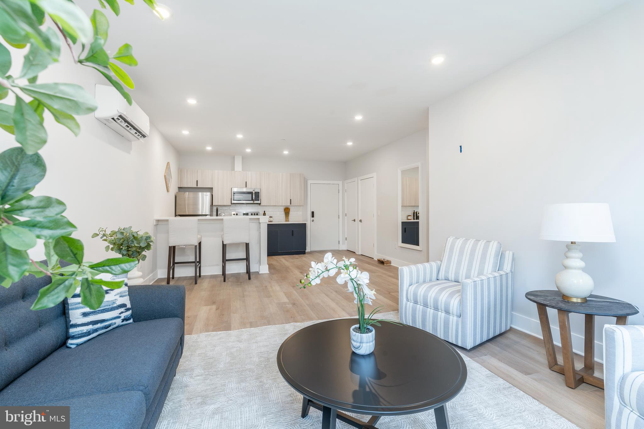 EAST FALLS - Residential Income