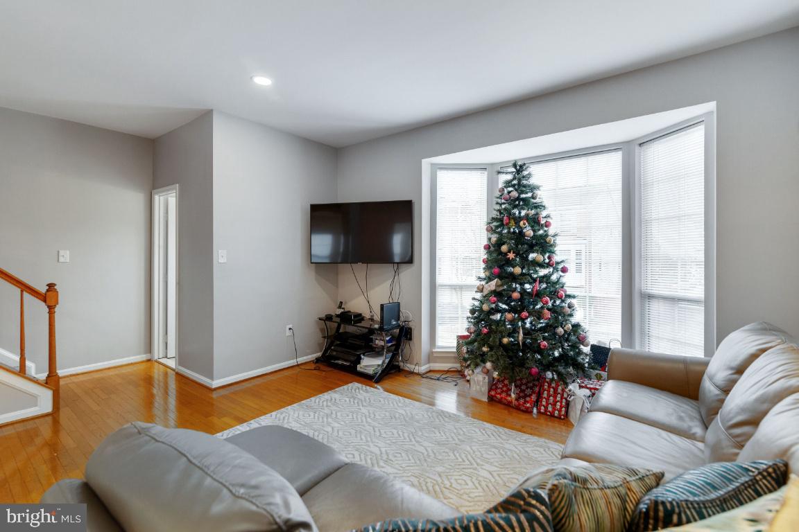 WAYSIDE VILLAGE - Residential