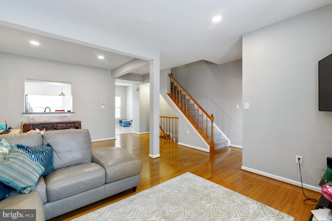 WAYSIDE VILLAGE - Residential