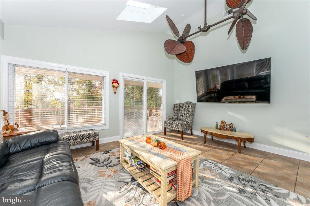 STANSBURY MANOR - Residential