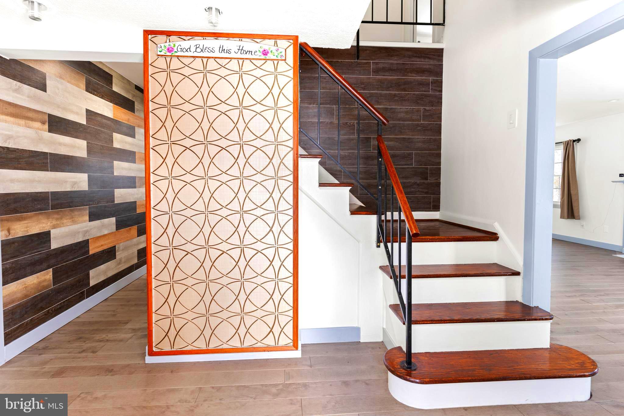 8908 EASTBOURNE LANE