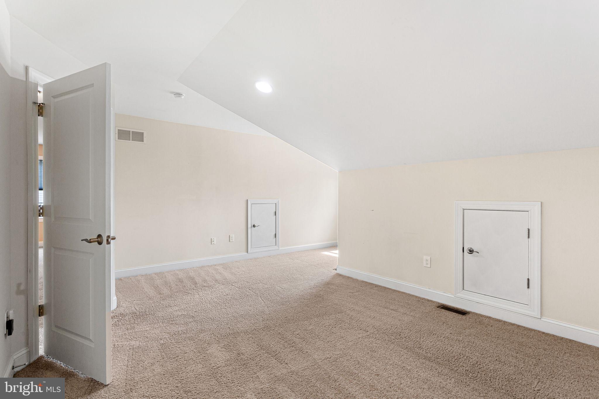 LAMPLIGHTER AT BLUE - Residential