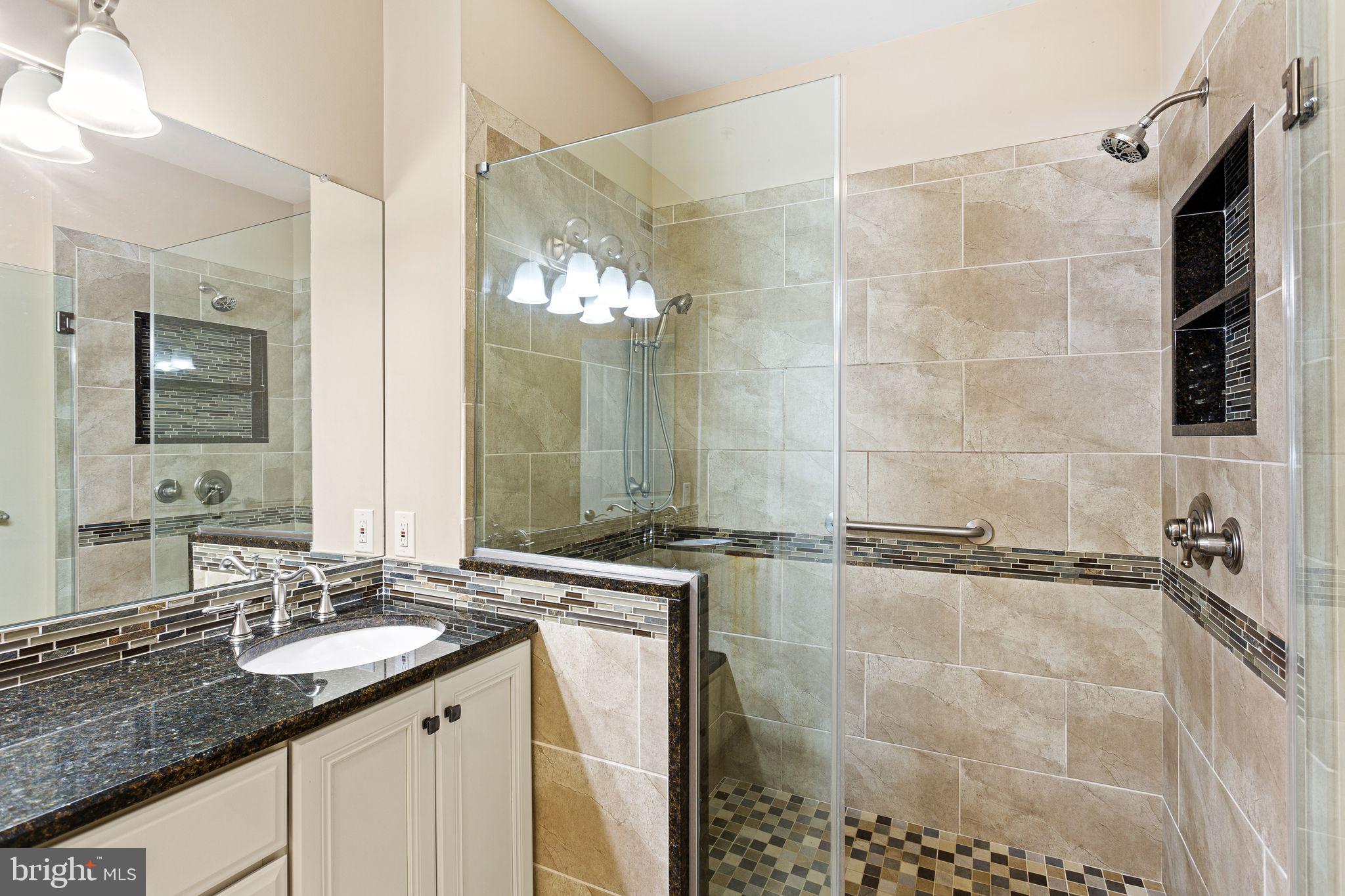 LAMPLIGHTER AT BLUE - Residential