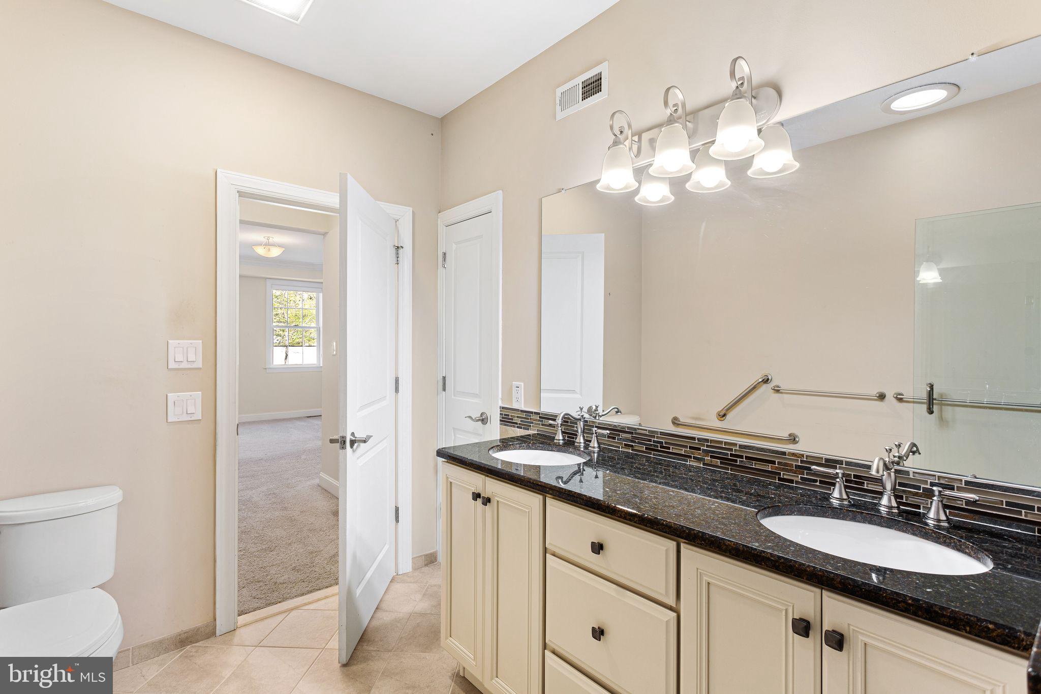 LAMPLIGHTER AT BLUE - Residential