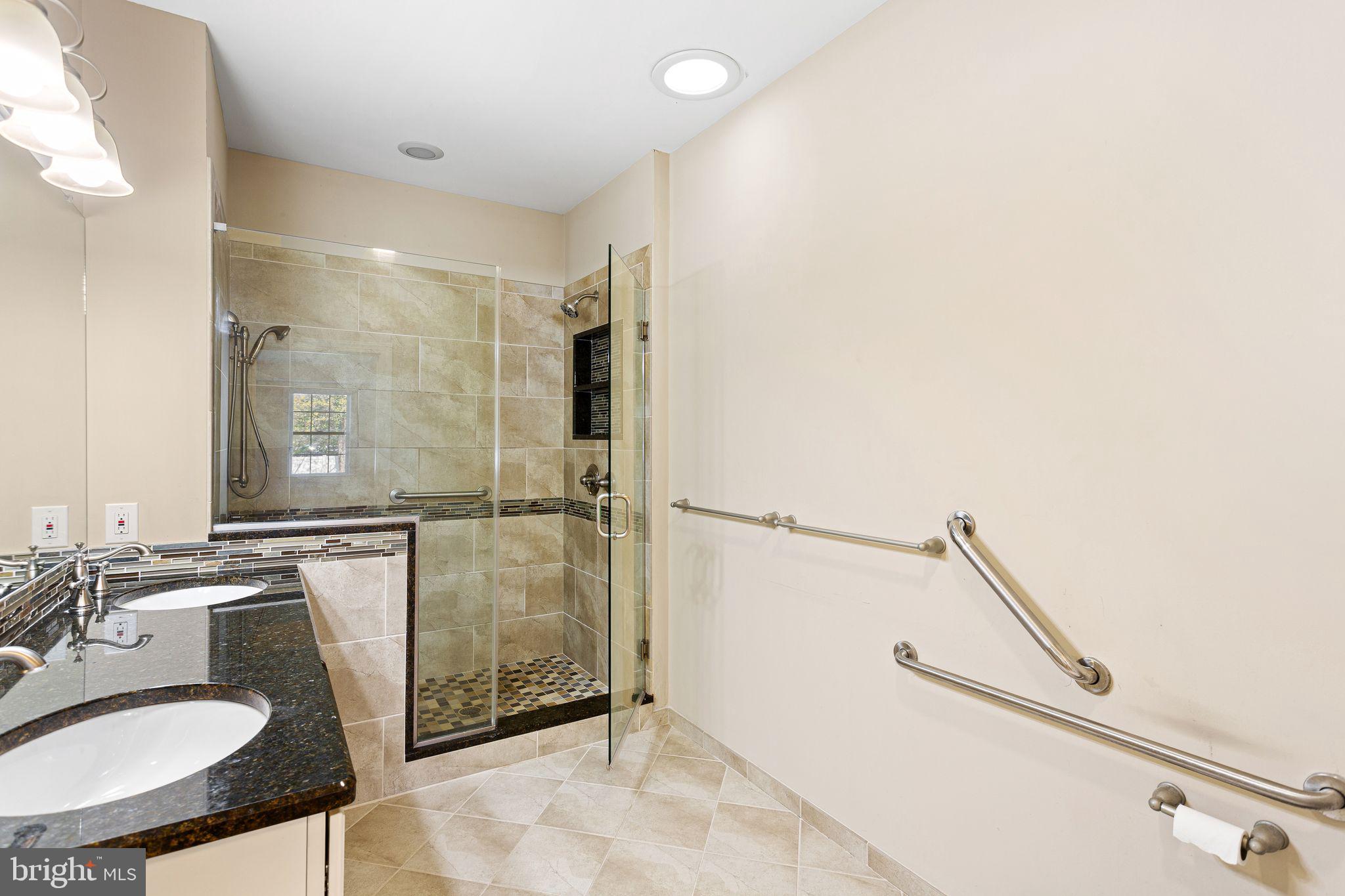 LAMPLIGHTER AT BLUE - Residential