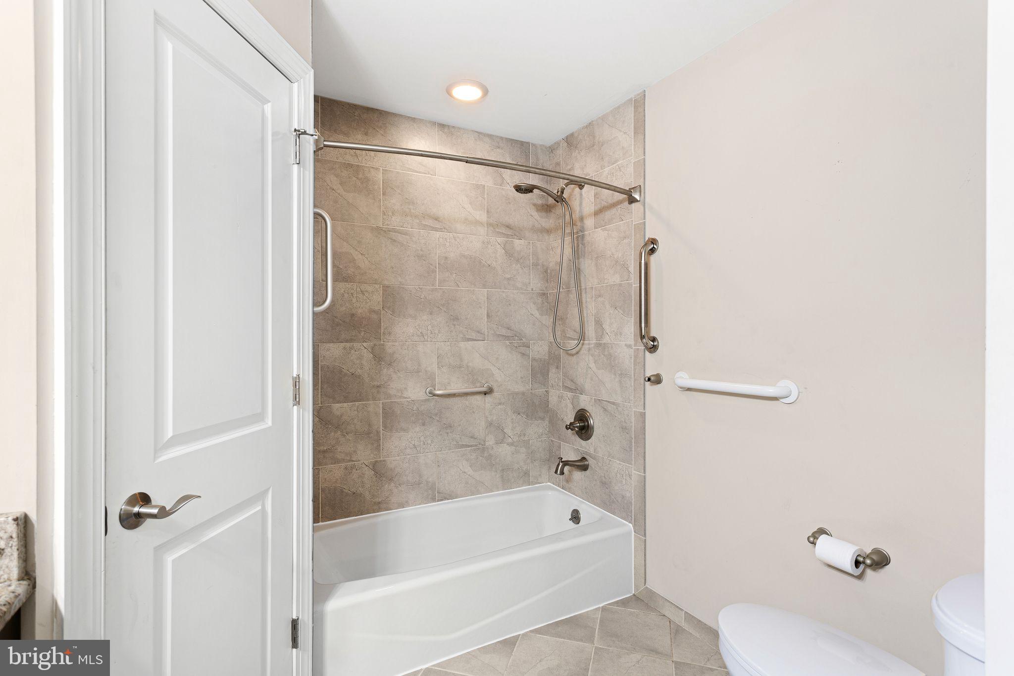 LAMPLIGHTER AT BLUE - Residential