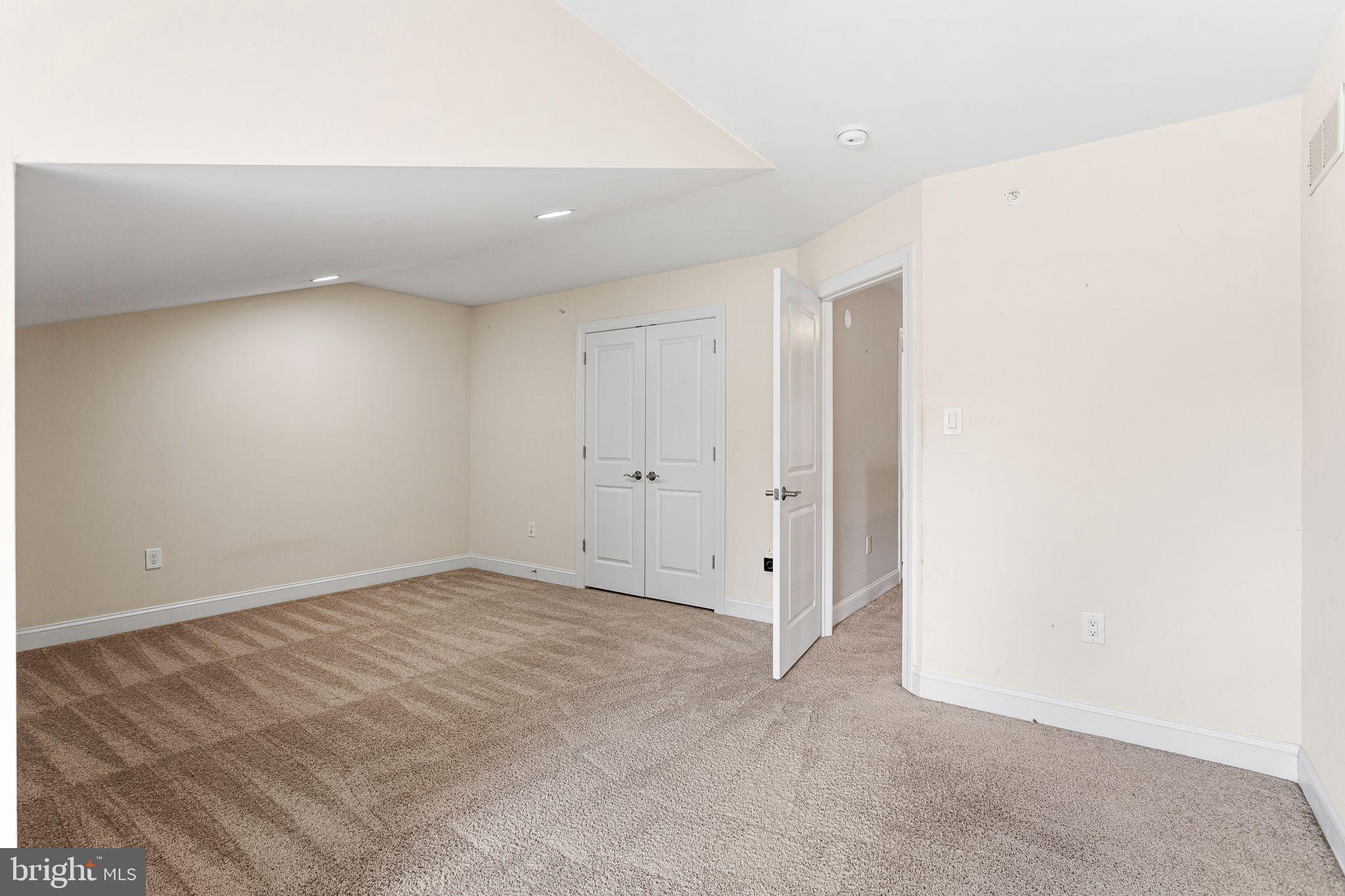 LAMPLIGHTER AT BLUE - Residential