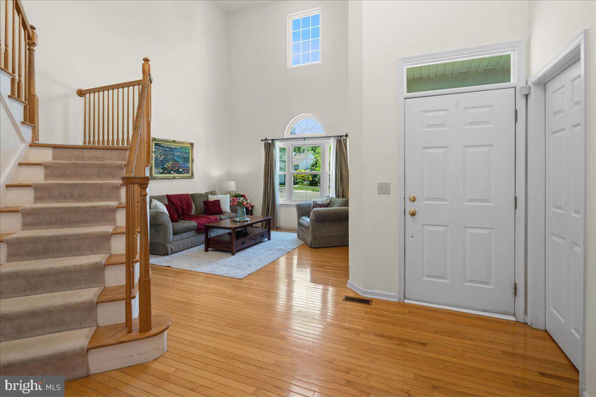 8 BOLTON CIRCLE