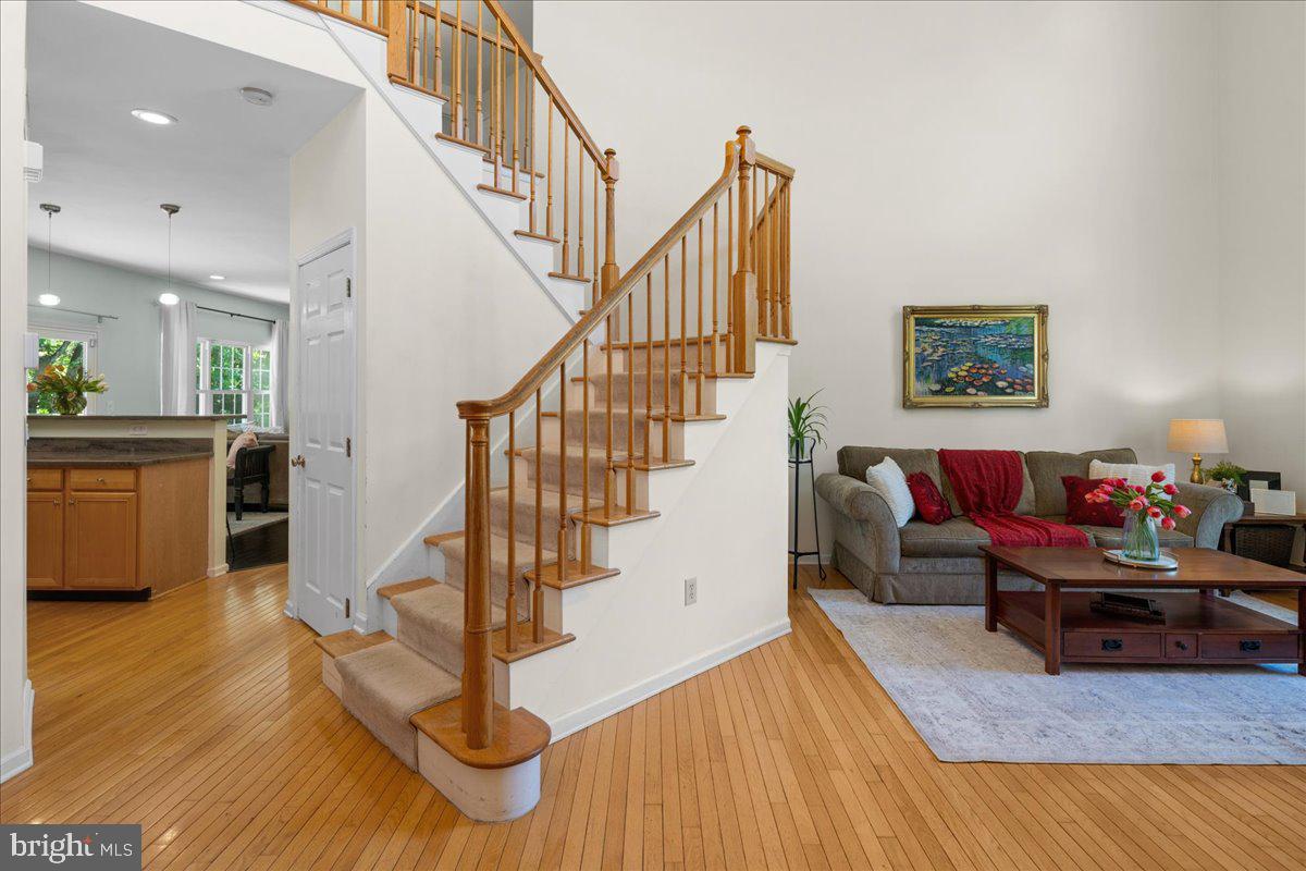 8 BOLTON CIRCLE
