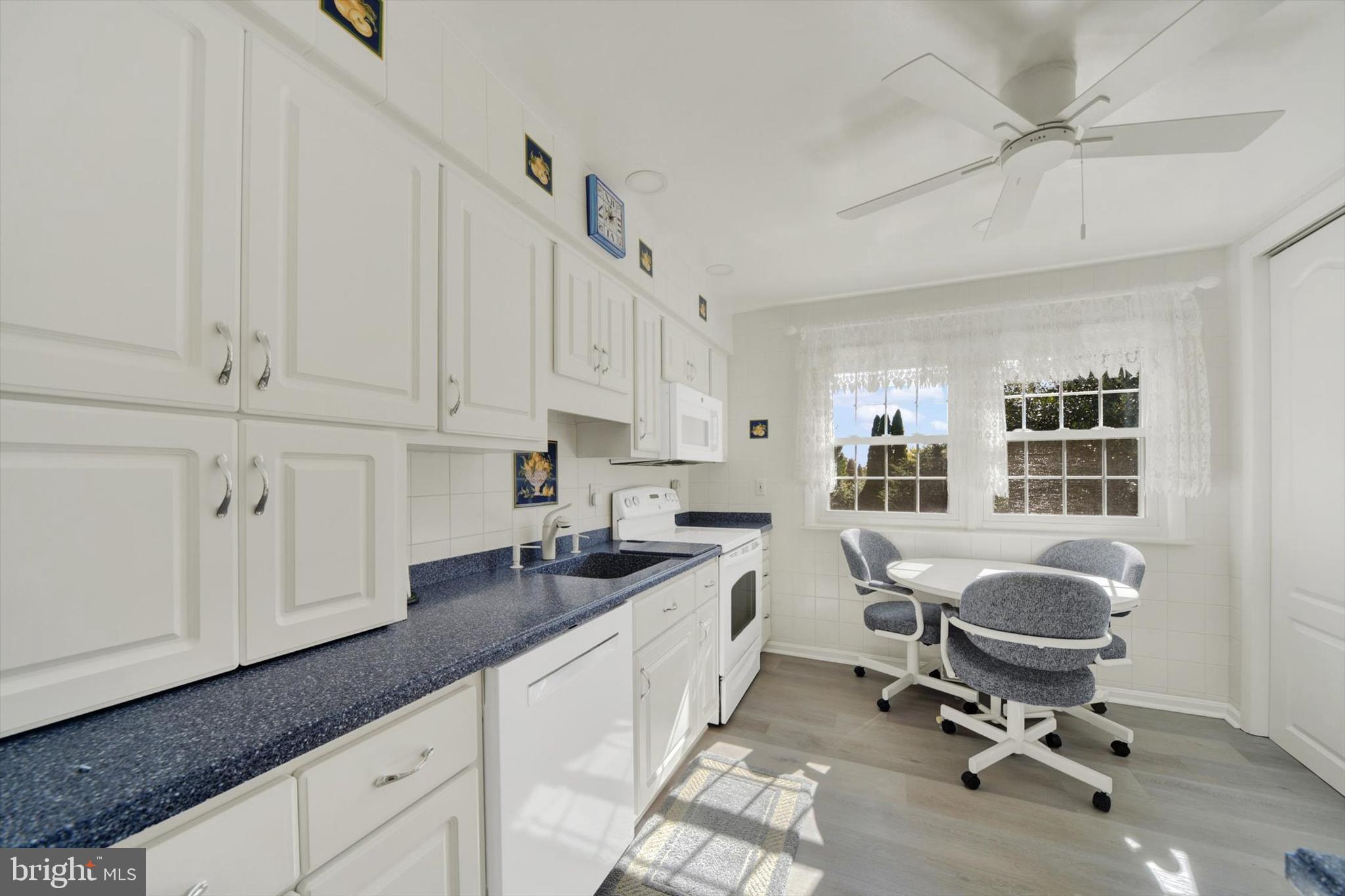 FOX MEADOWS - Residential