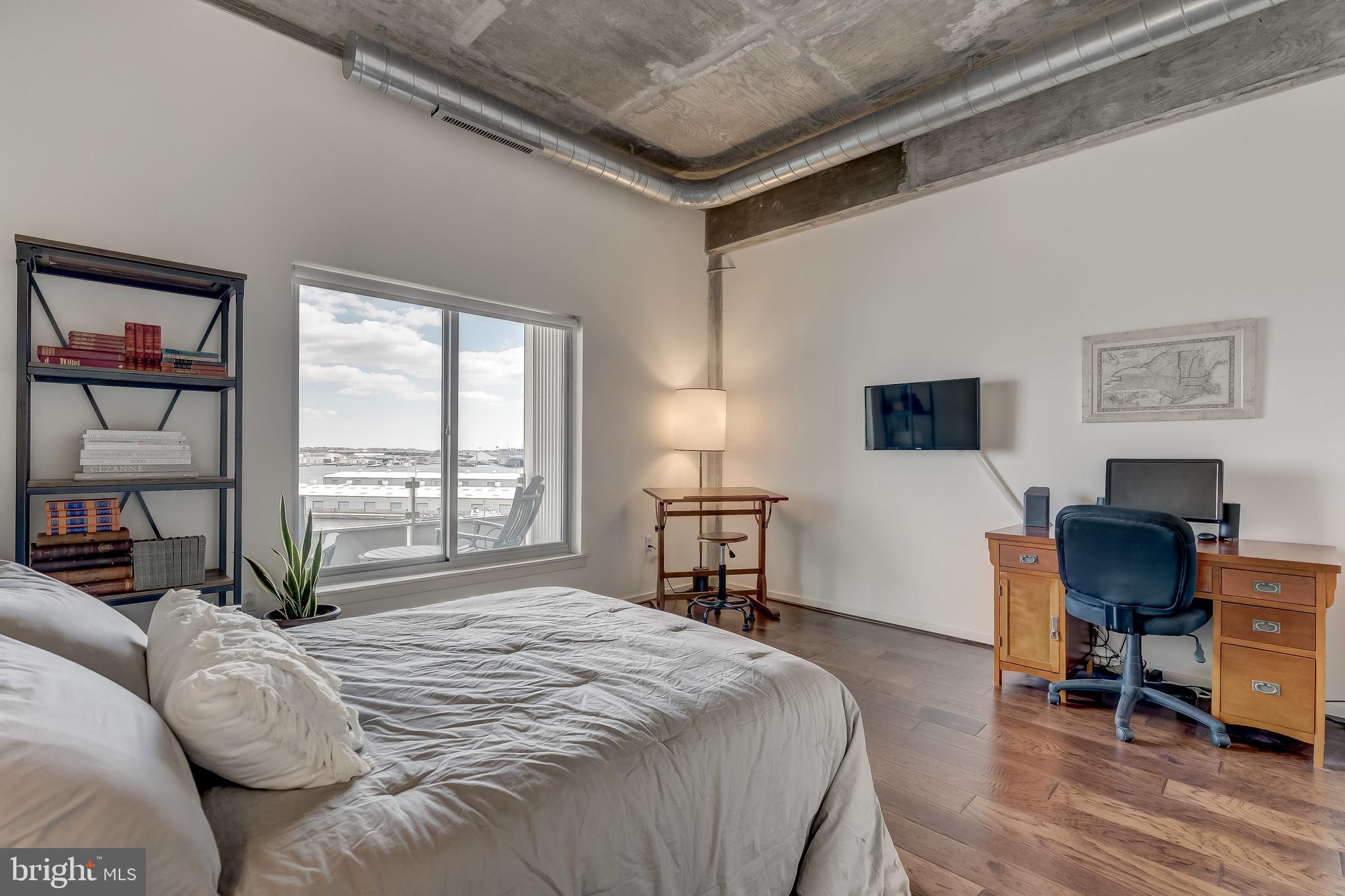 LOCUST POINT - Residential