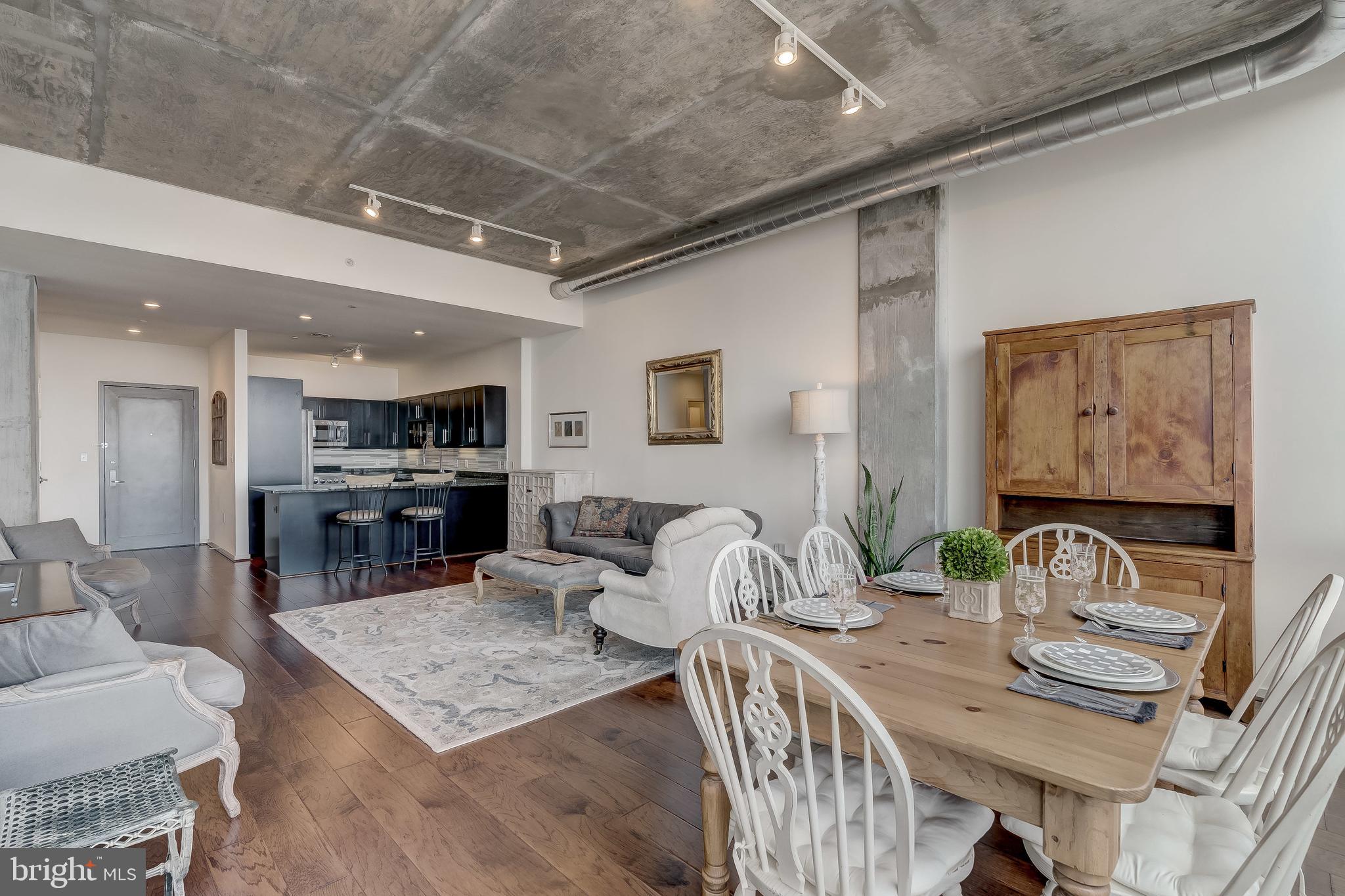 LOCUST POINT - Residential