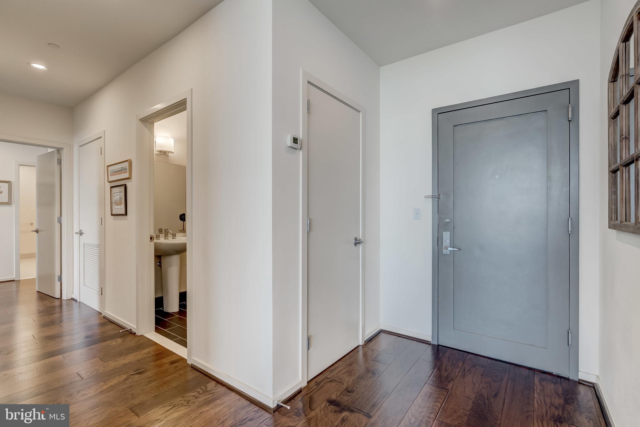 LOCUST POINT - Residential