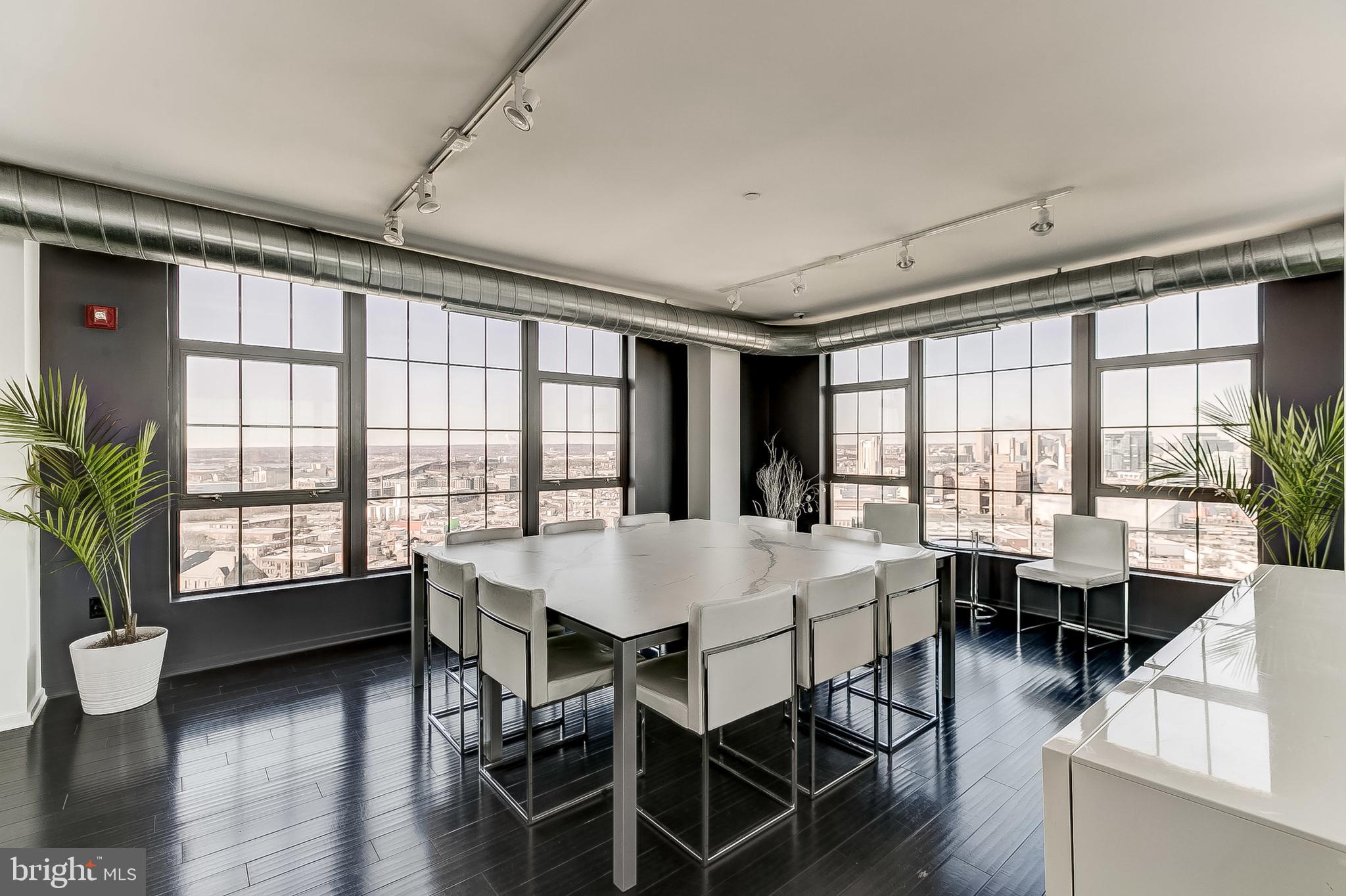 LOCUST POINT - Residential