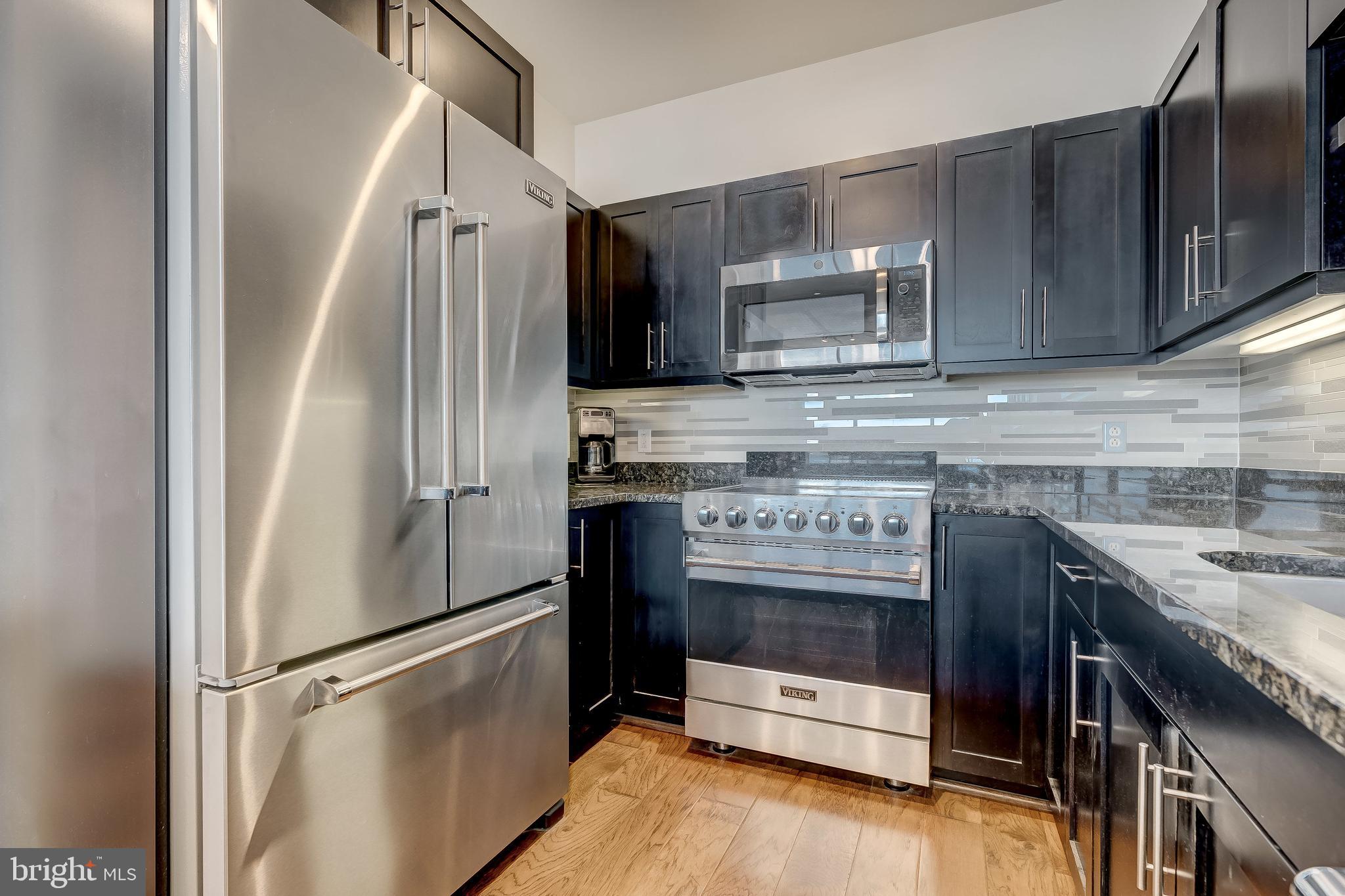 LOCUST POINT - Residential