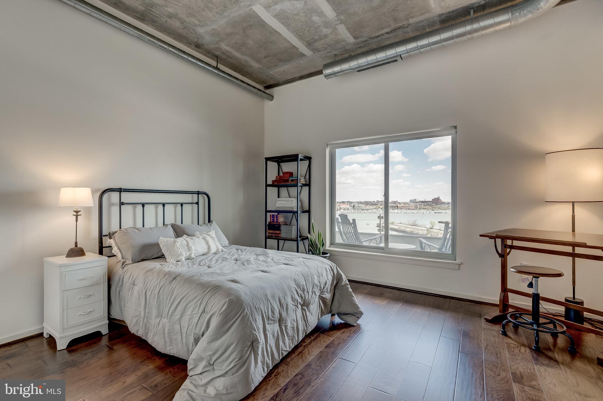 LOCUST POINT - Residential