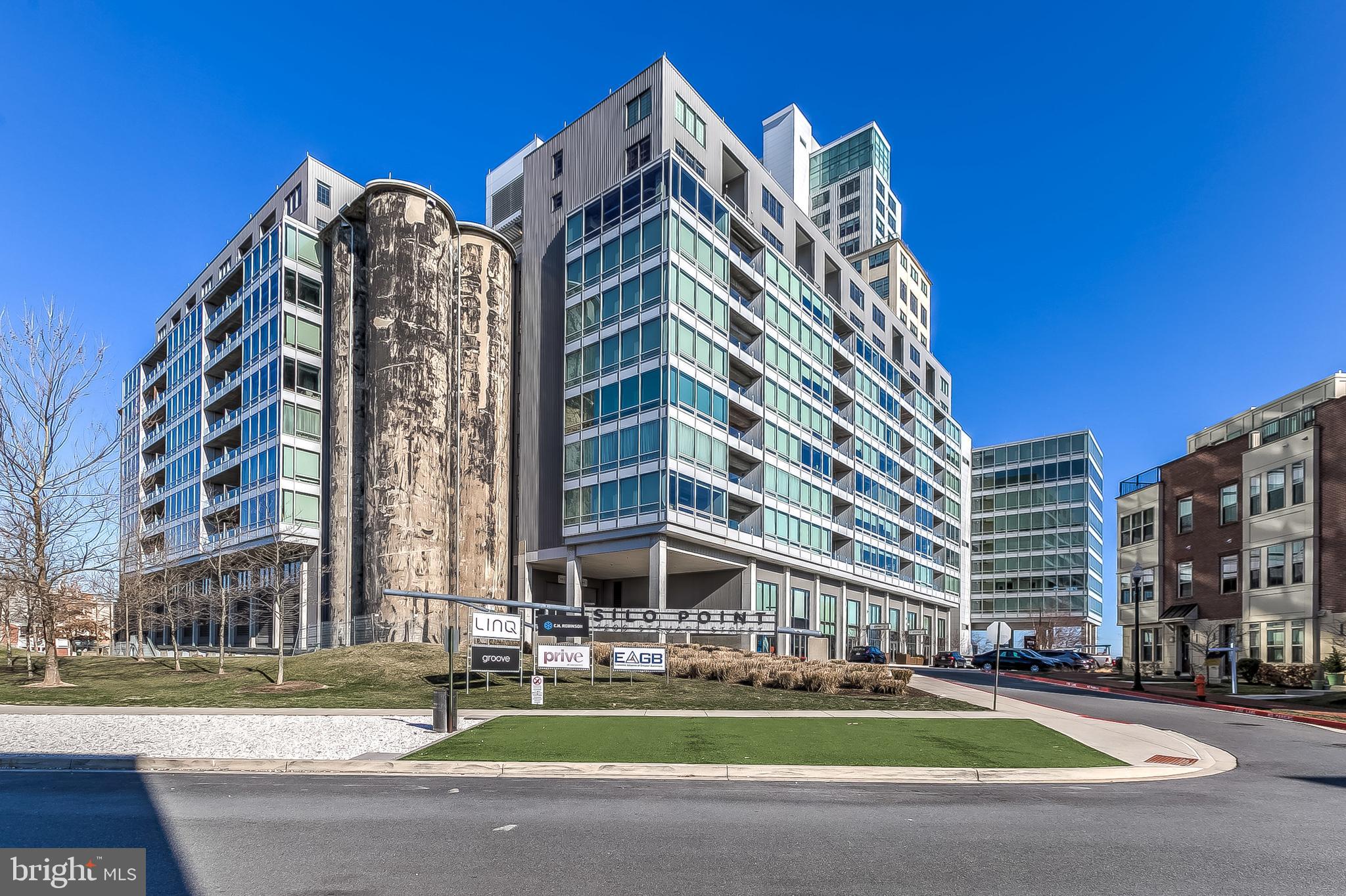 LOCUST POINT - Residential