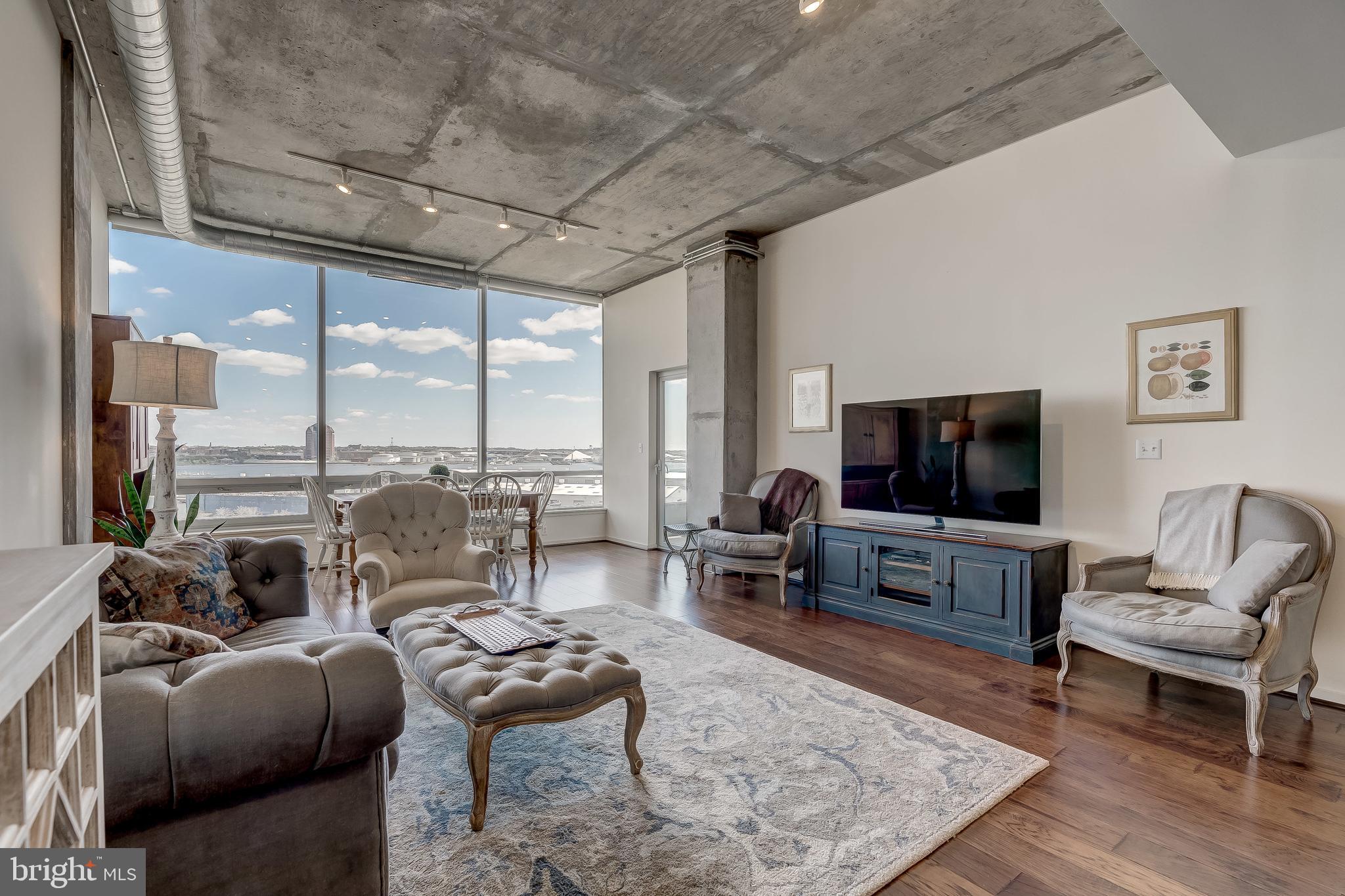 LOCUST POINT - Residential