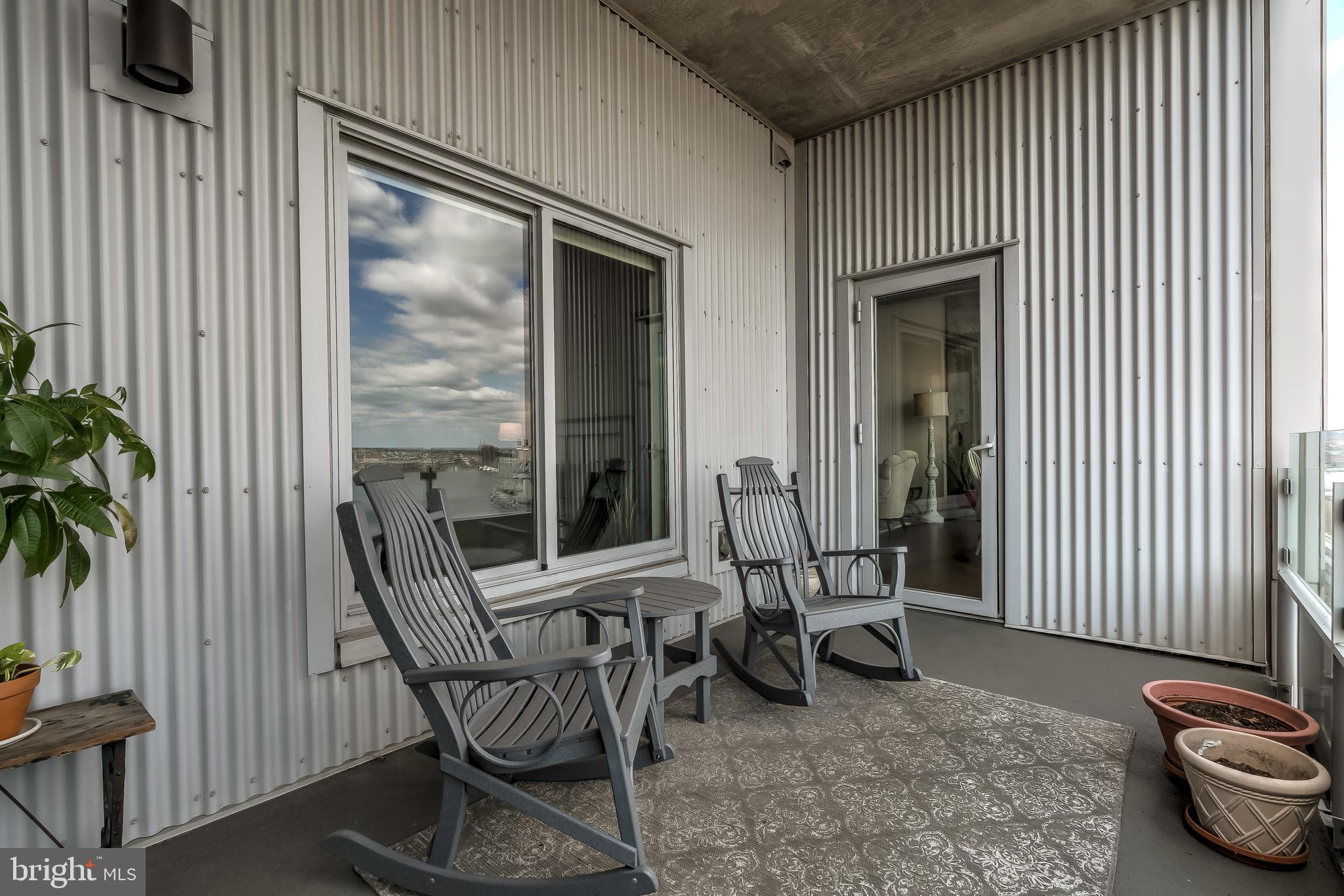 LOCUST POINT - Residential