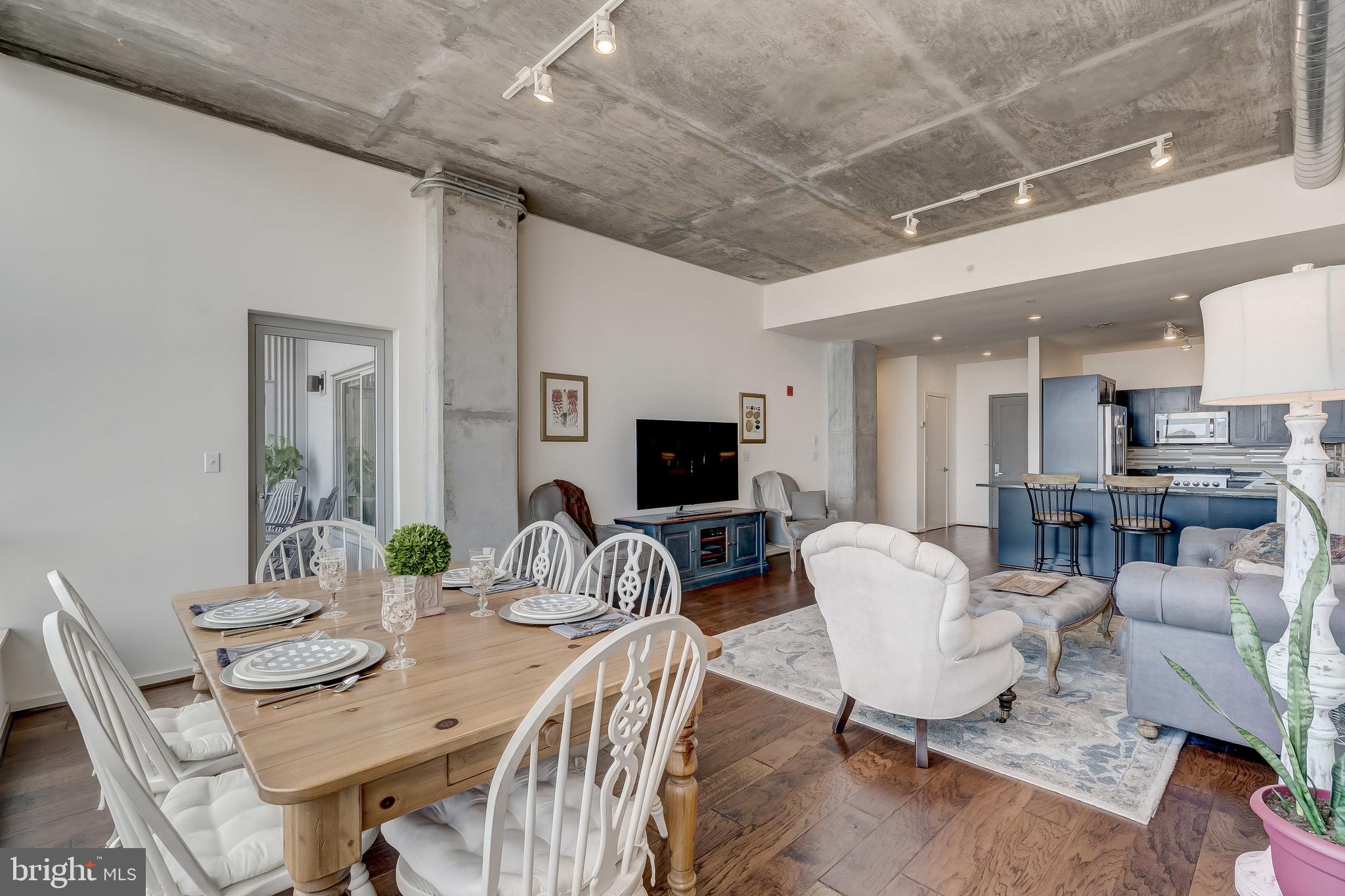 LOCUST POINT - Residential