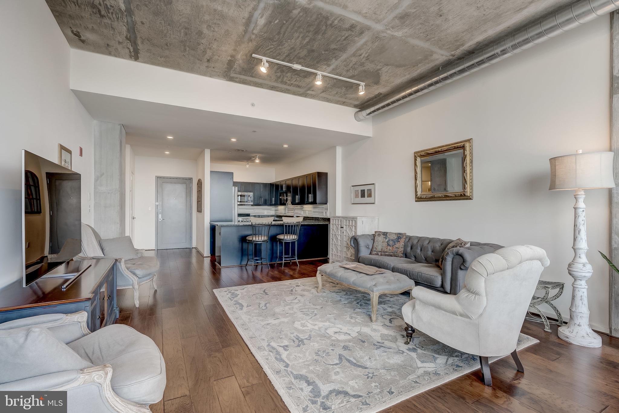 LOCUST POINT - Residential