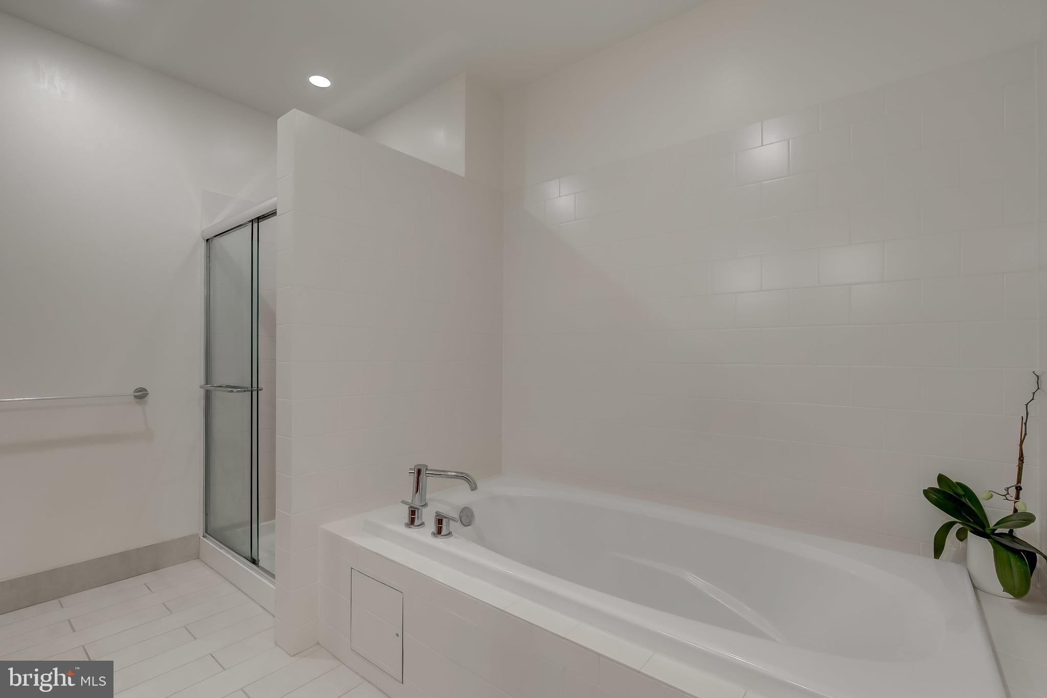 LOCUST POINT - Residential