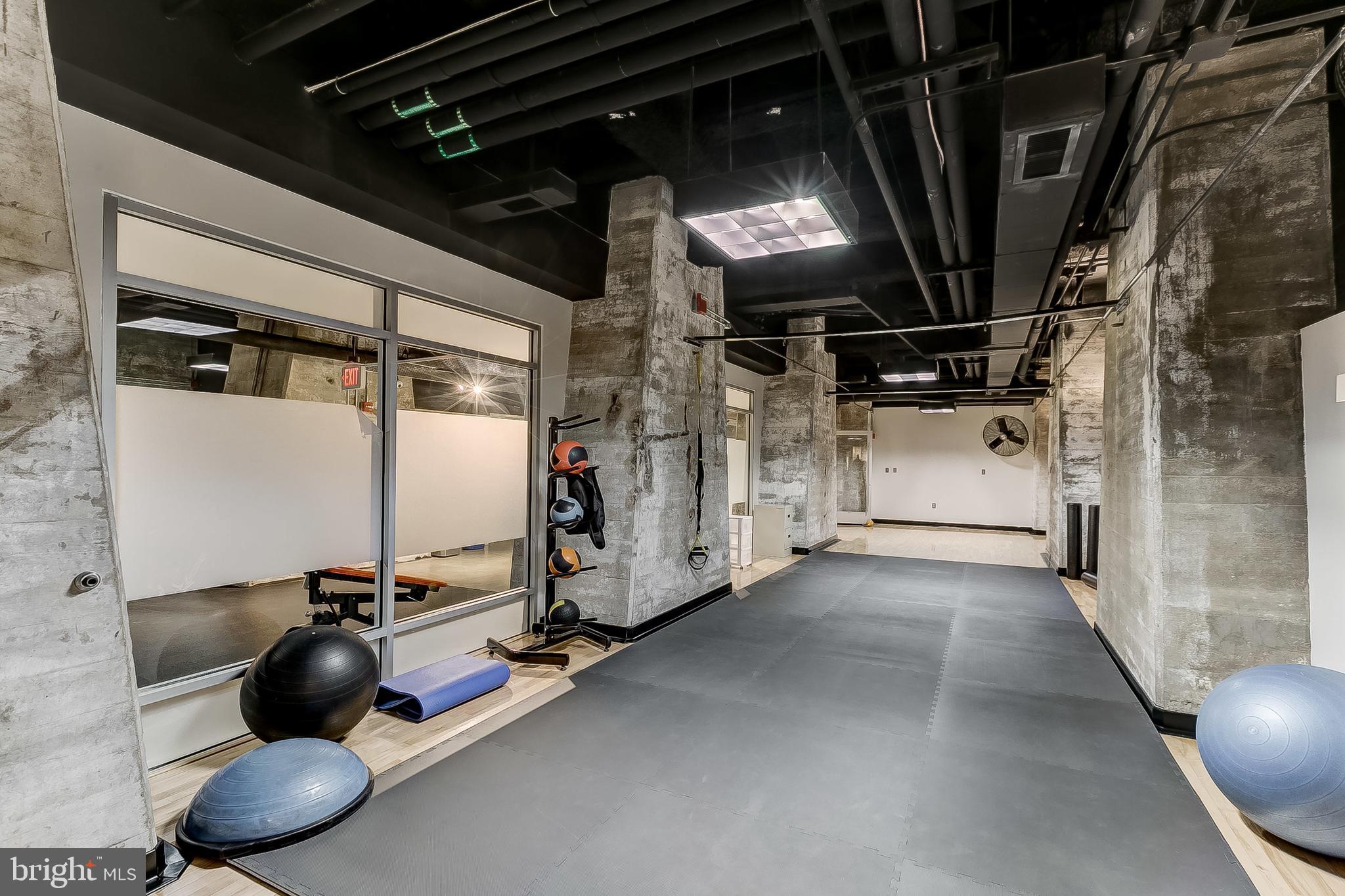 LOCUST POINT - Residential