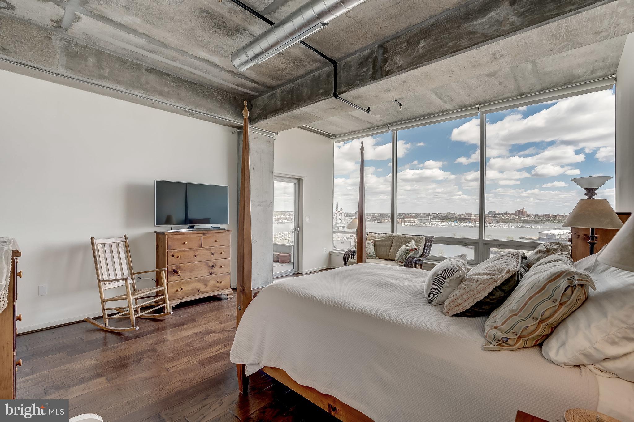 LOCUST POINT - Residential