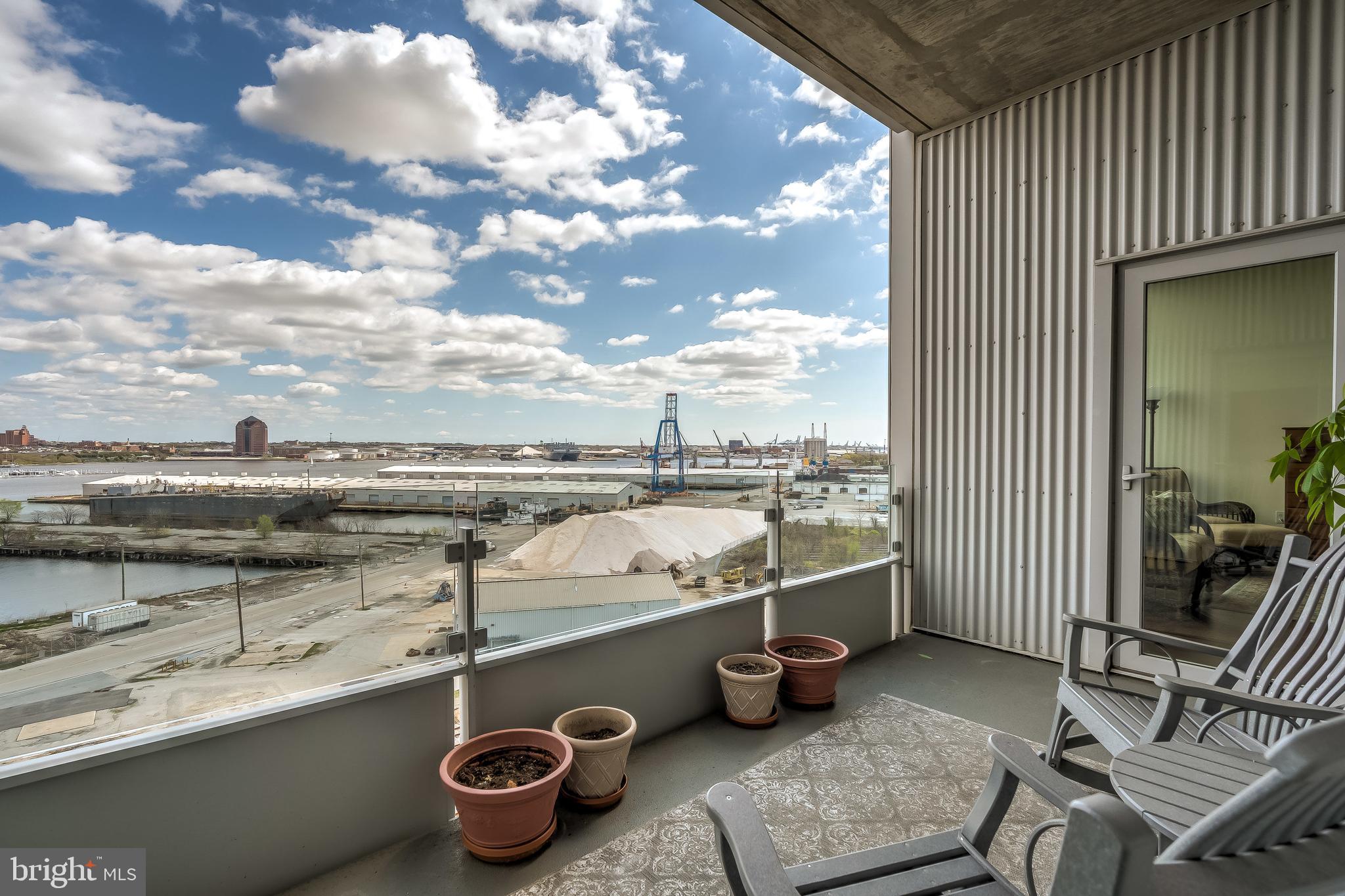 LOCUST POINT - Residential