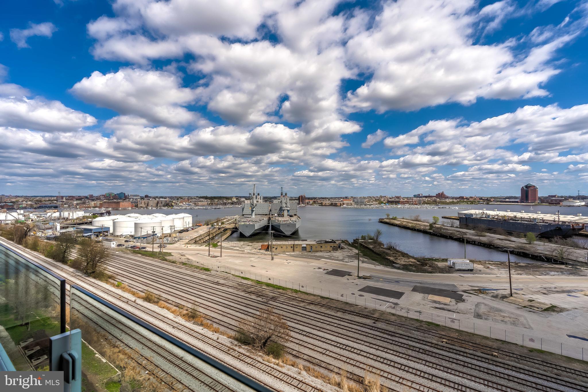 LOCUST POINT - Residential
