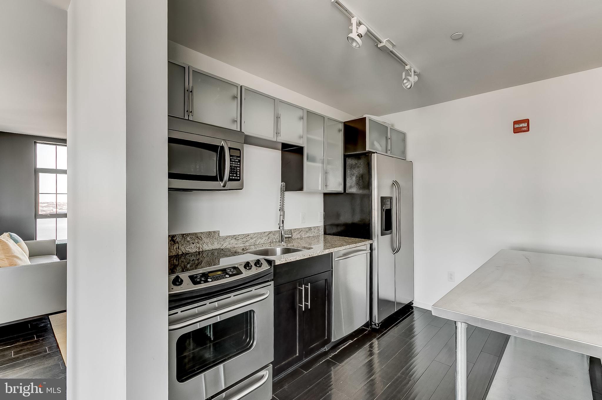 LOCUST POINT - Residential